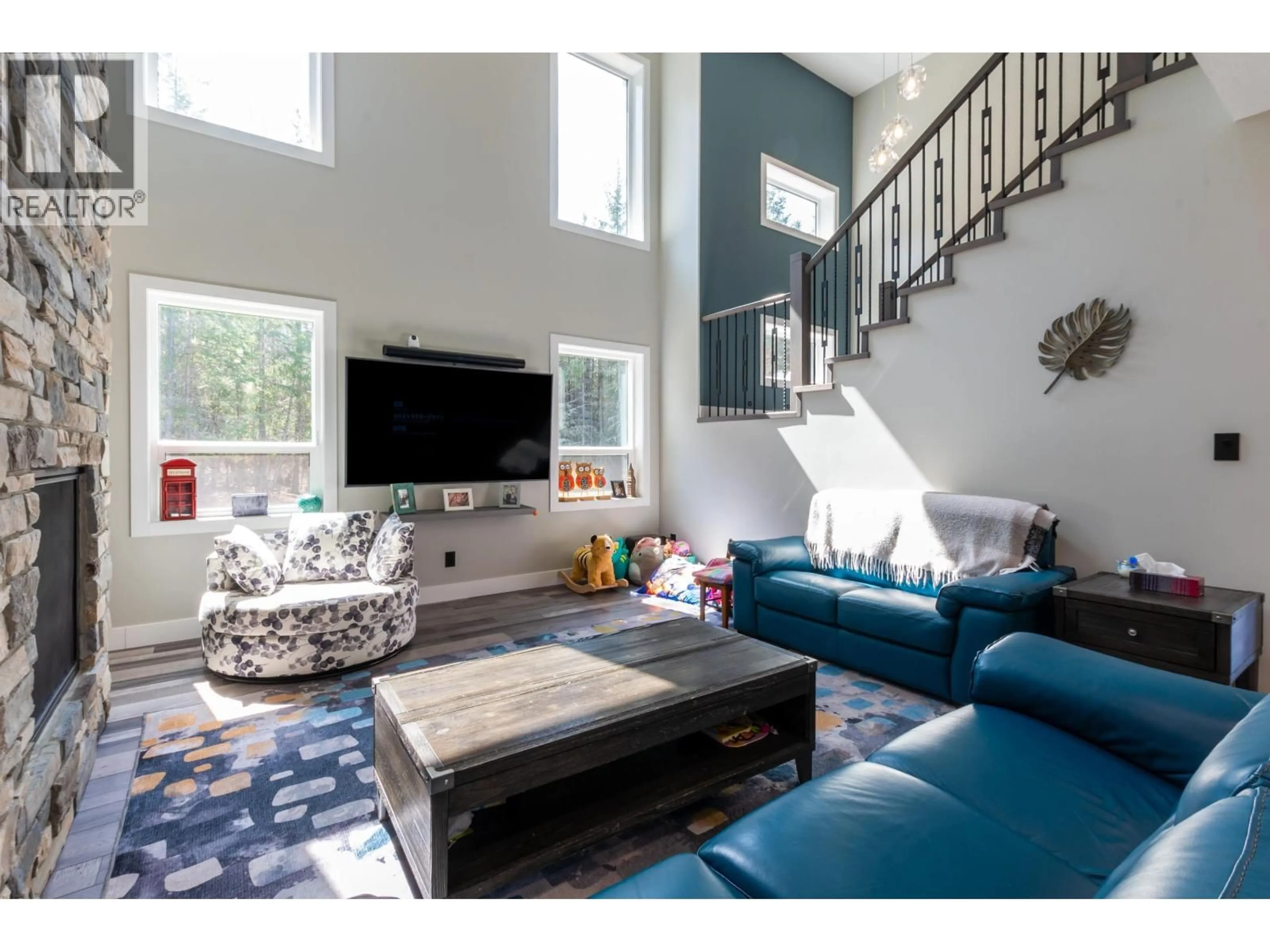 Living room with furniture, unknown for 10044 PARK MEADOWS DRIVE, Prince George British Columbia V2N0H7