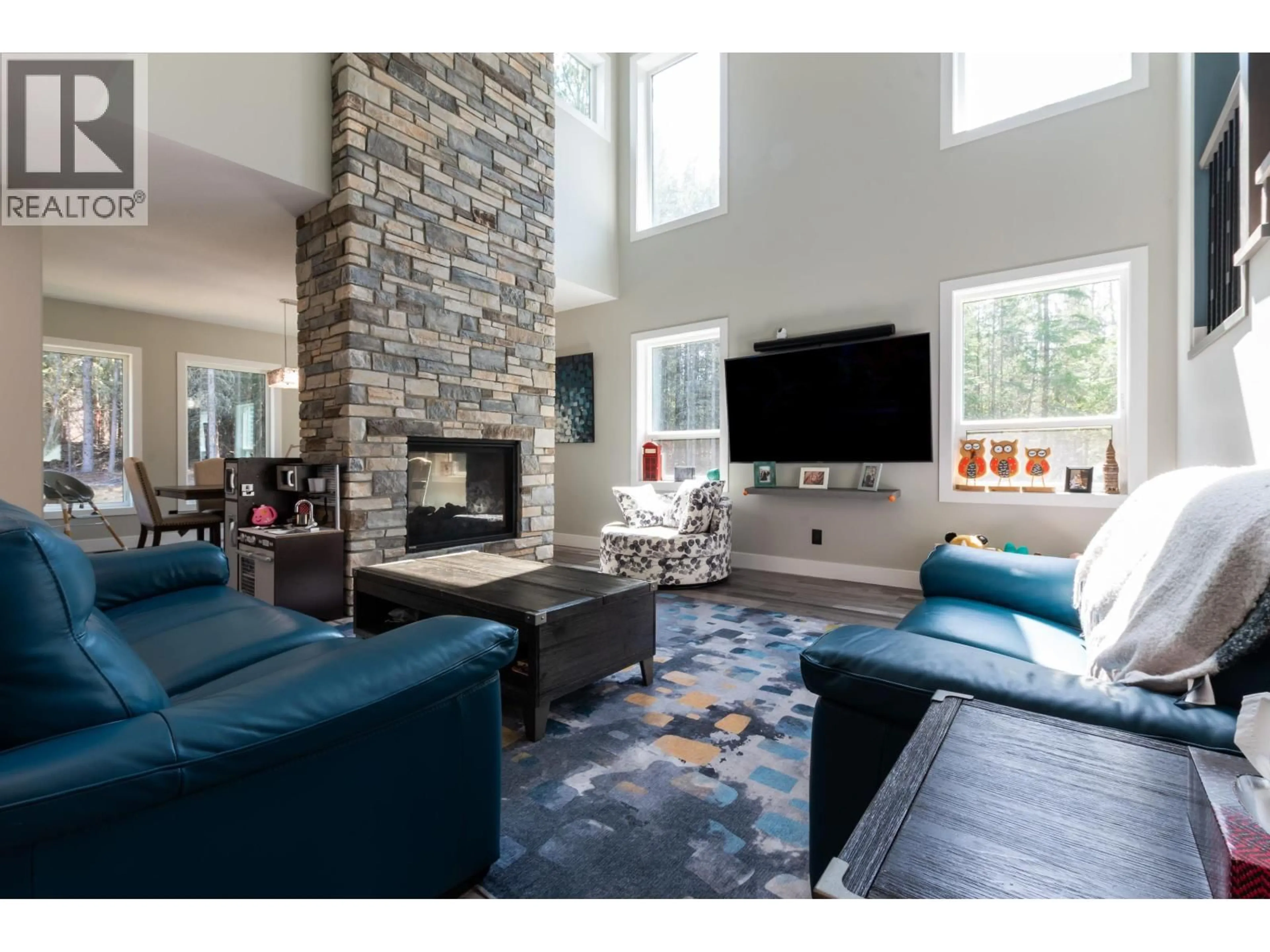 Living room with furniture, unknown for 10044 PARK MEADOWS DRIVE, Prince George British Columbia V2N0H7