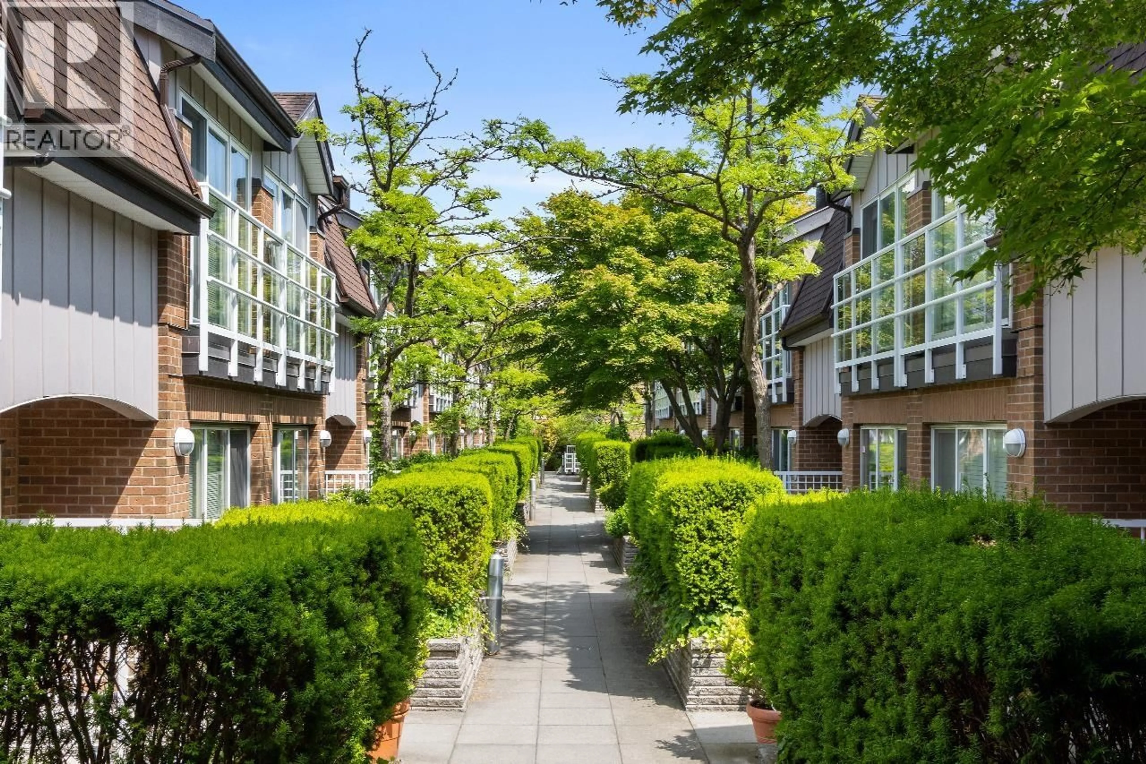 Patio, street for 361 - 5790 BOULEVARD, Vancouver British Columbia V6M4M4