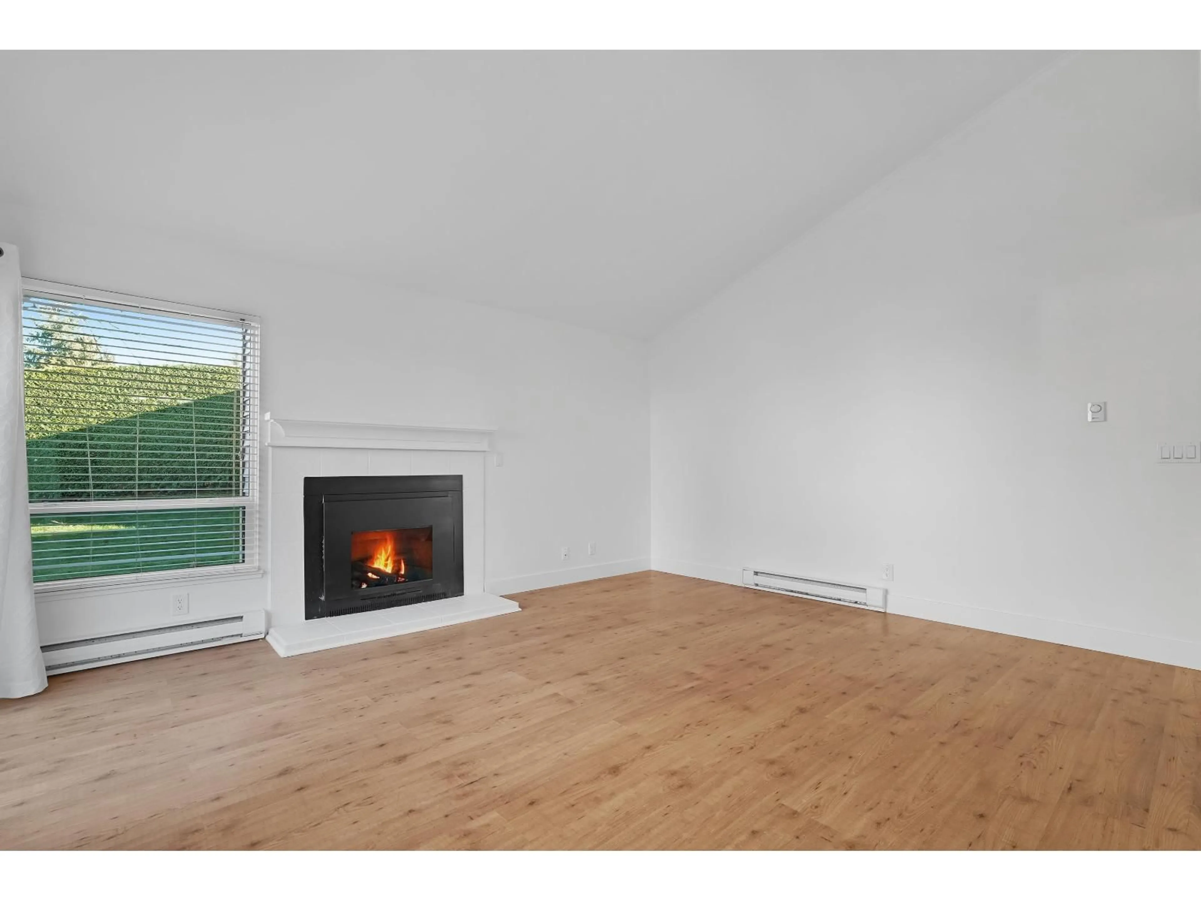 A pic of a room for 6012 GREENSIDE DRIVE WEST, Surrey British Columbia V3S5M8