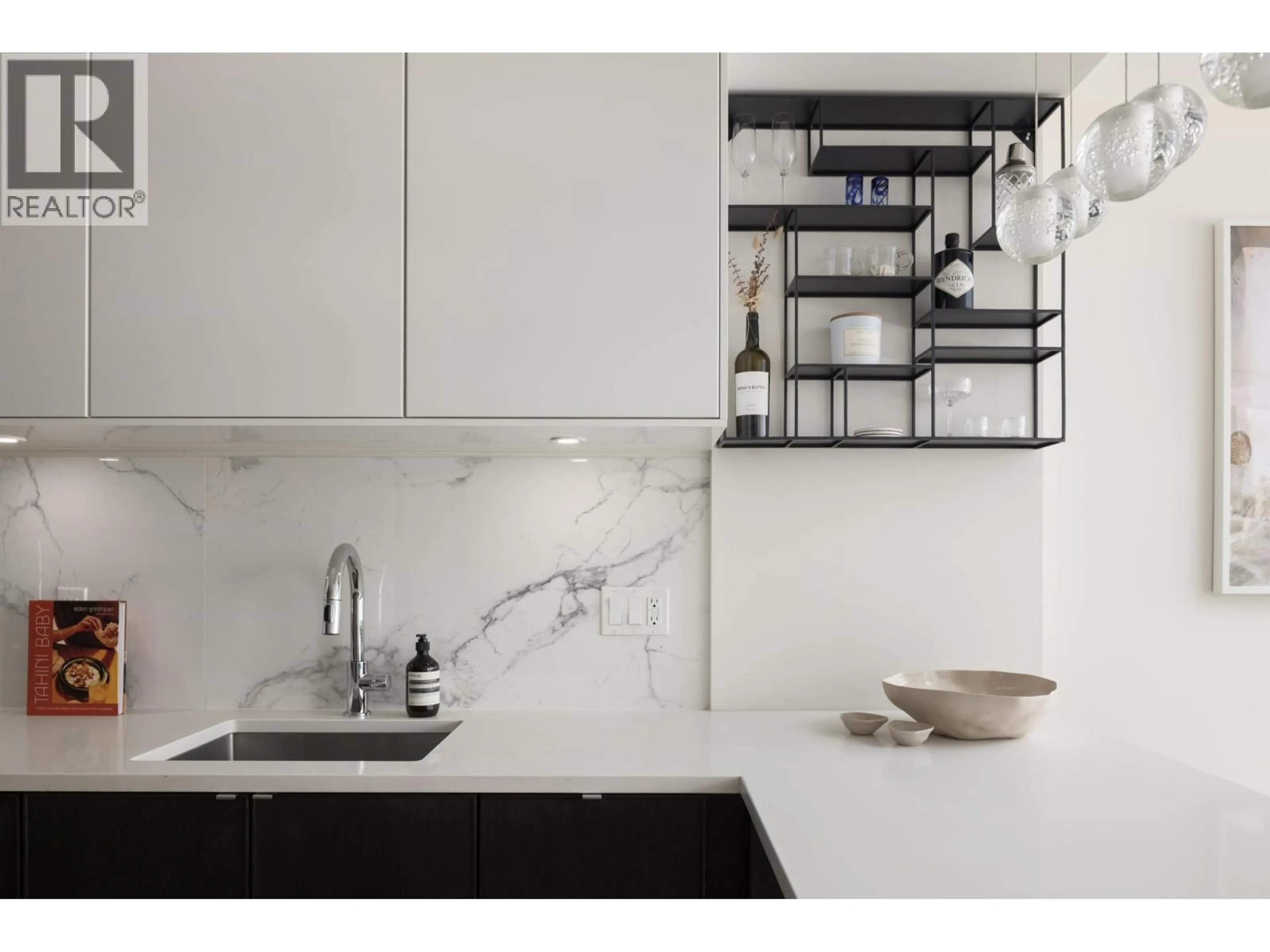 Contemporary kitchen, ceramic/tile floor for 1916 - 938 SMITHE STREET, Vancouver British Columbia V6Z3H8