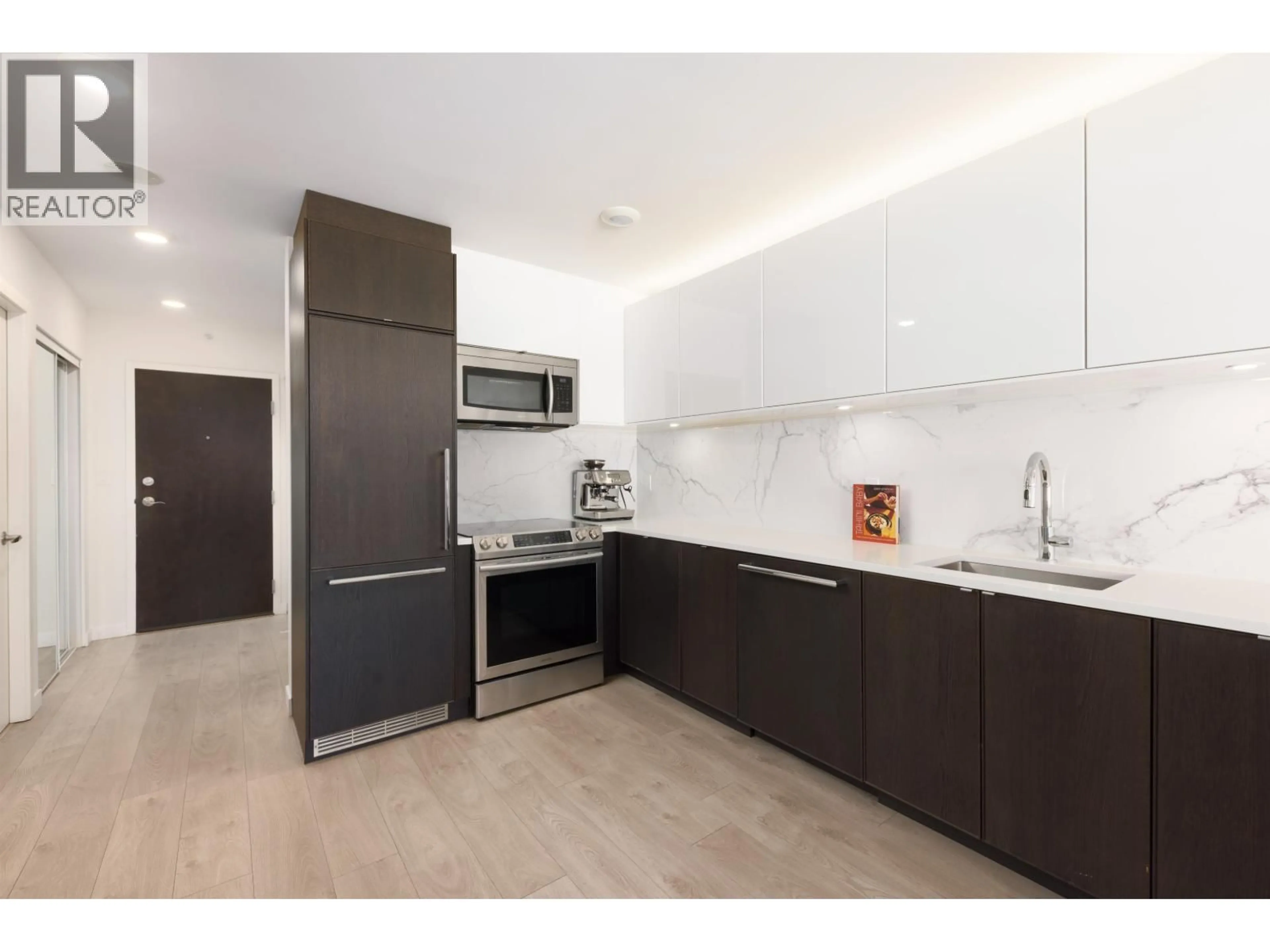 Unknown for 1916 - 938 SMITHE STREET, Vancouver British Columbia V6Z3H8