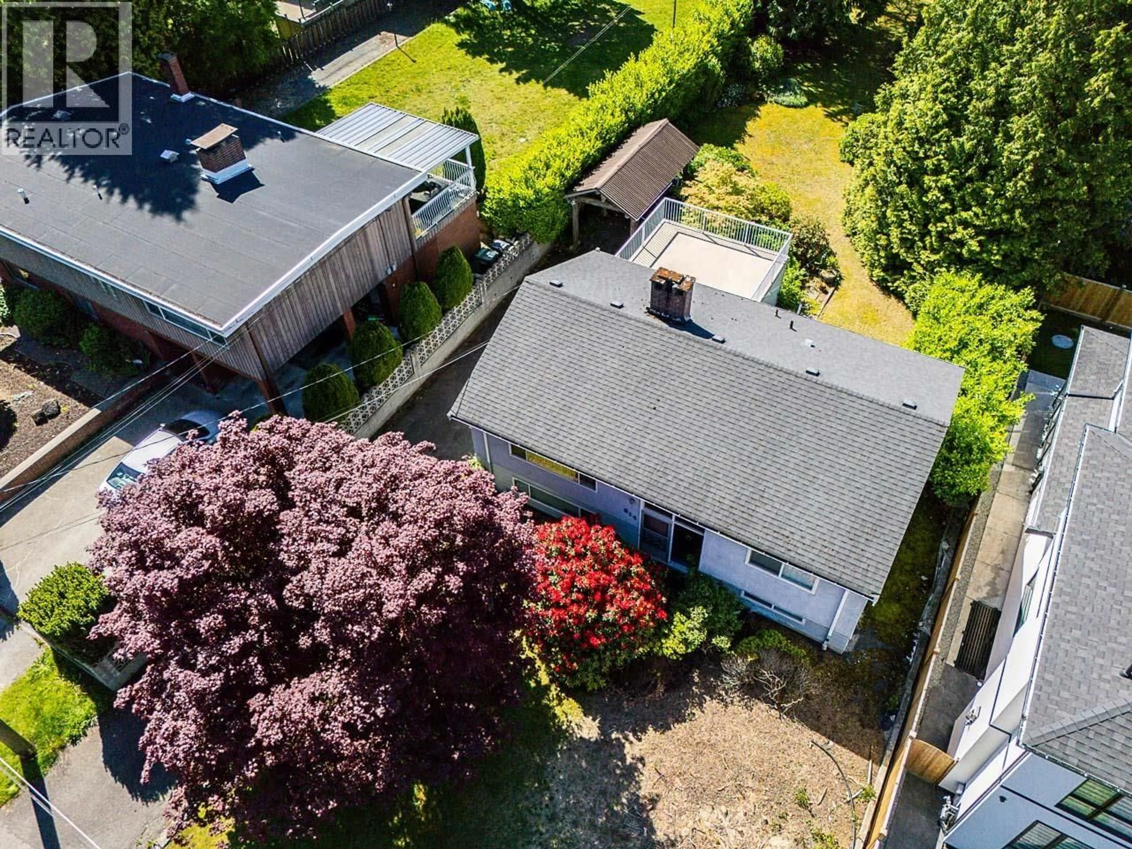 A pic from outside/outdoor area/front of a property/back of a property/a pic from drone, street for 614 CHAPMAN AVENUE, Coquitlam British Columbia V3J4A3
