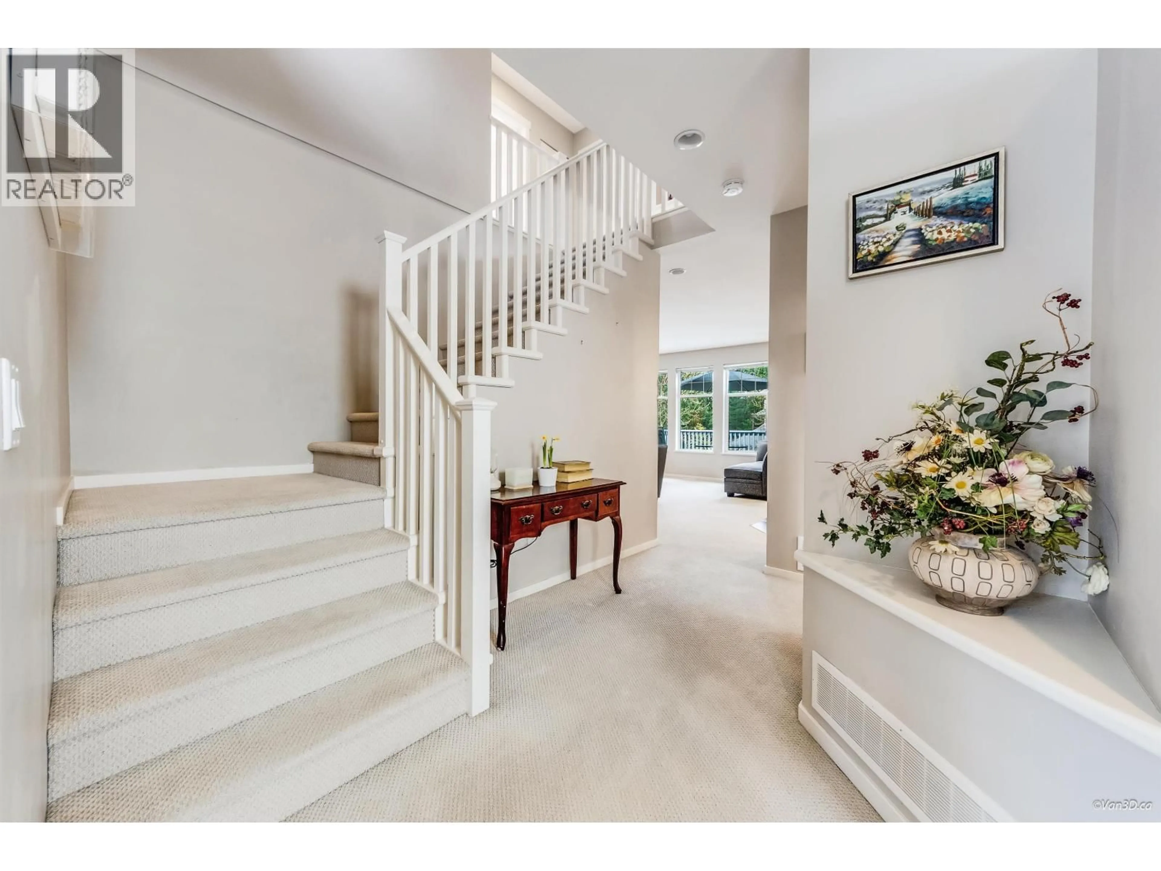 Indoor foyer for 6 ALDER DRIVE, Port Moody British Columbia V3H5M3