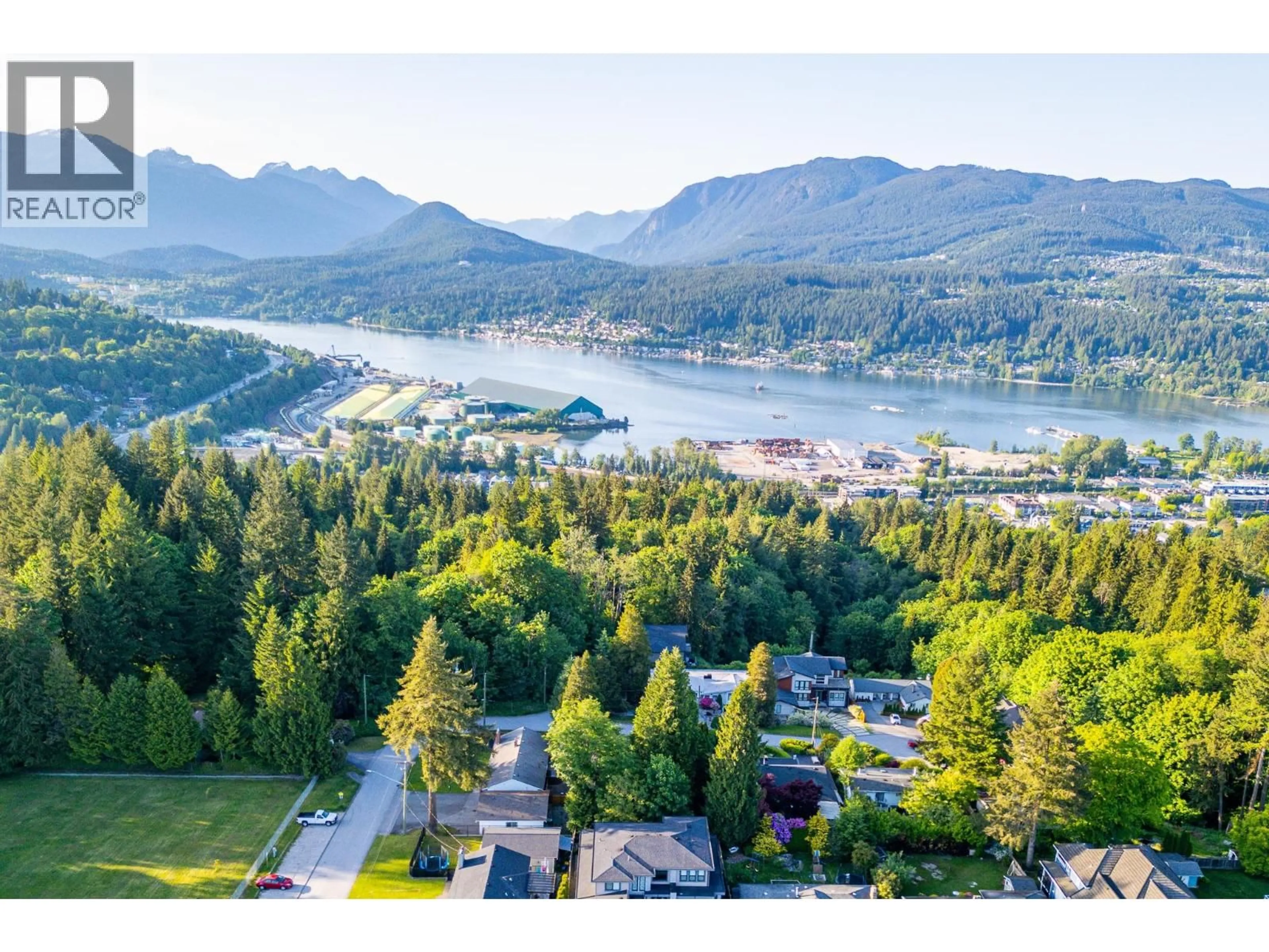 A pic from outside/outdoor area/front of a property/back of a property/a pic from drone, water/lake/river/ocean view for 1124 LUXTON SQUARE, Coquitlam British Columbia V3J5E1