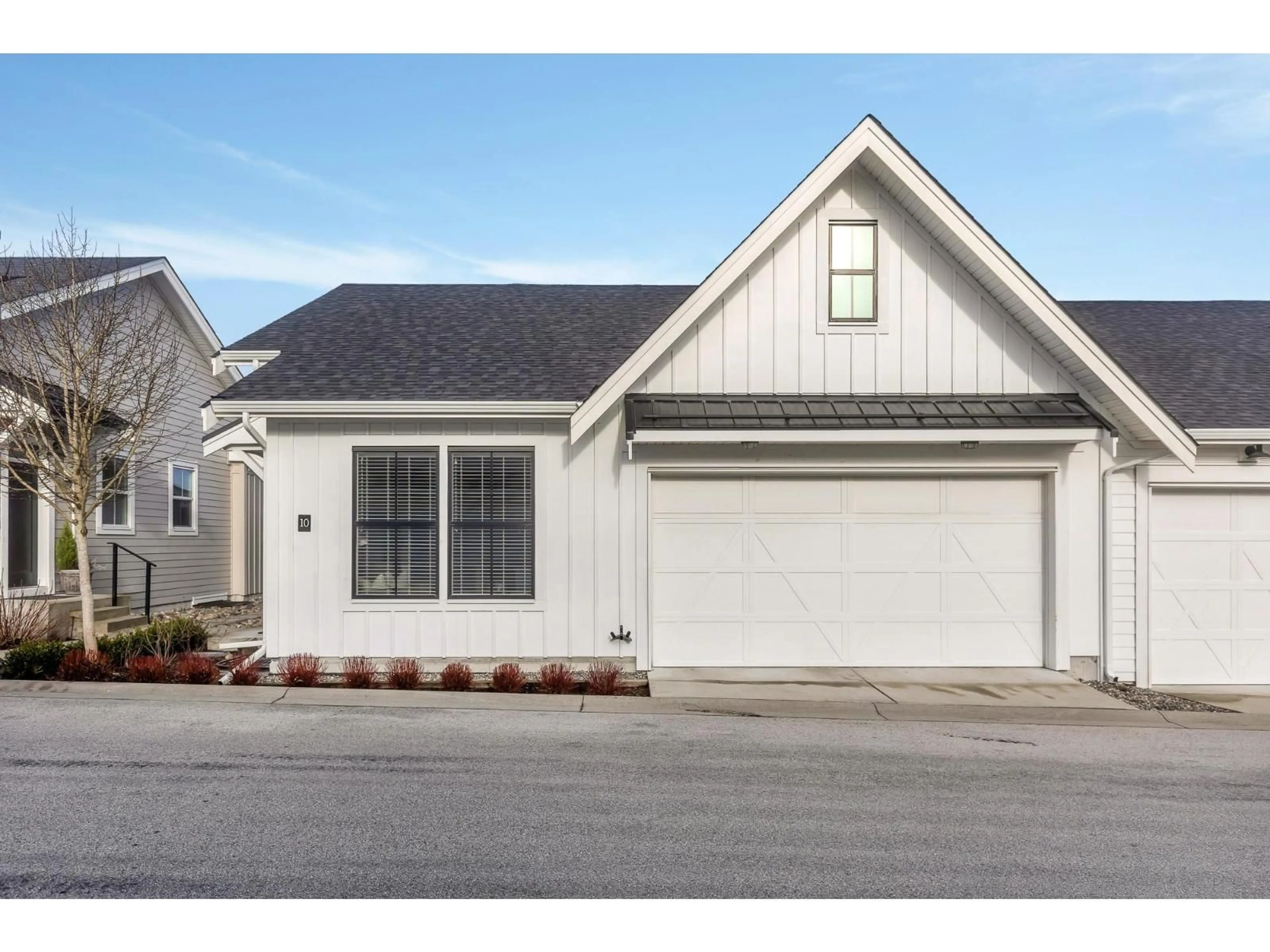 Home with vinyl exterior material, street for 10 - 5528 148 STREET, Surrey British Columbia V3S3B4