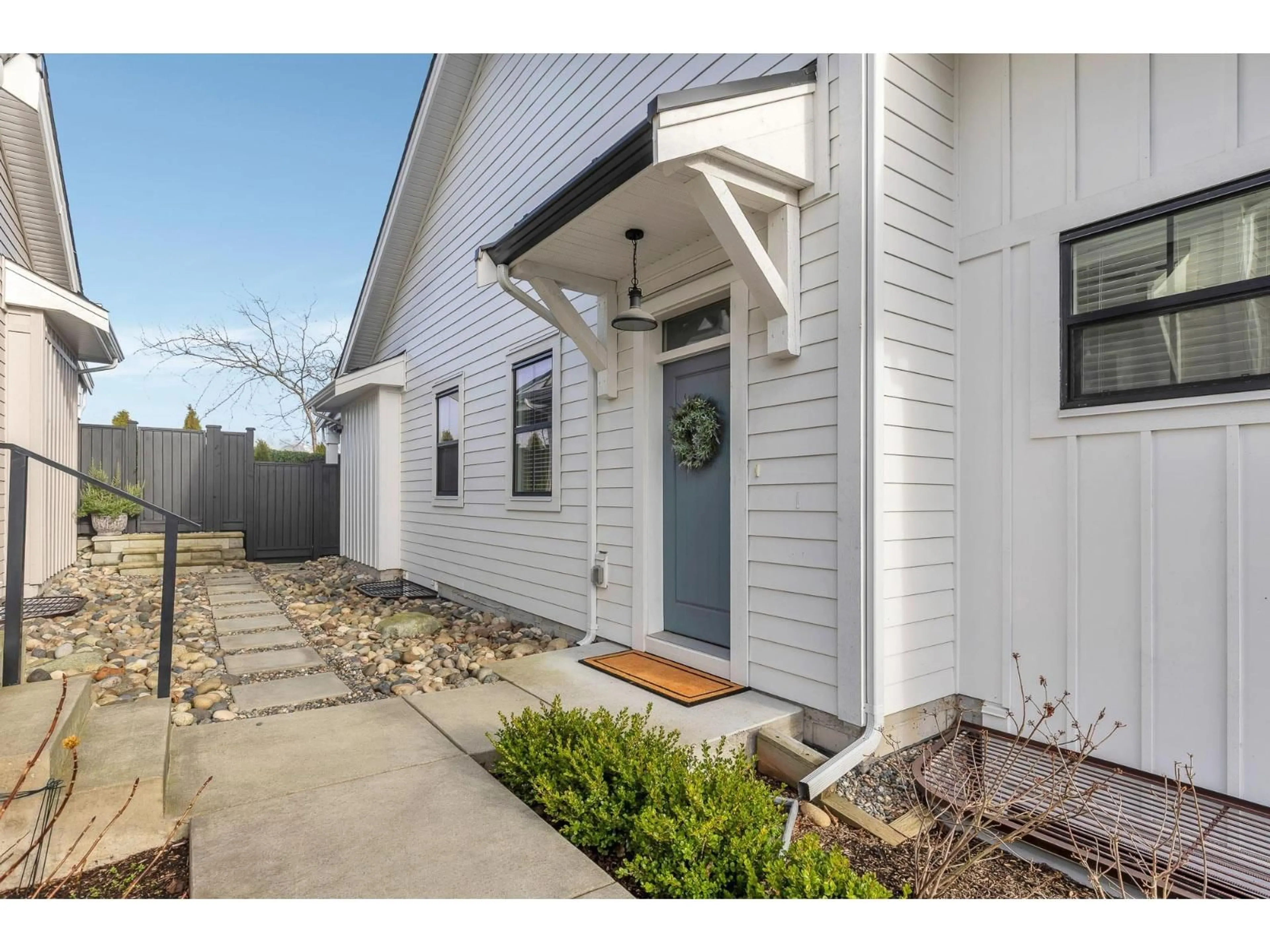 Unknown for 10 - 5528 148 STREET, Surrey British Columbia V3S3B4