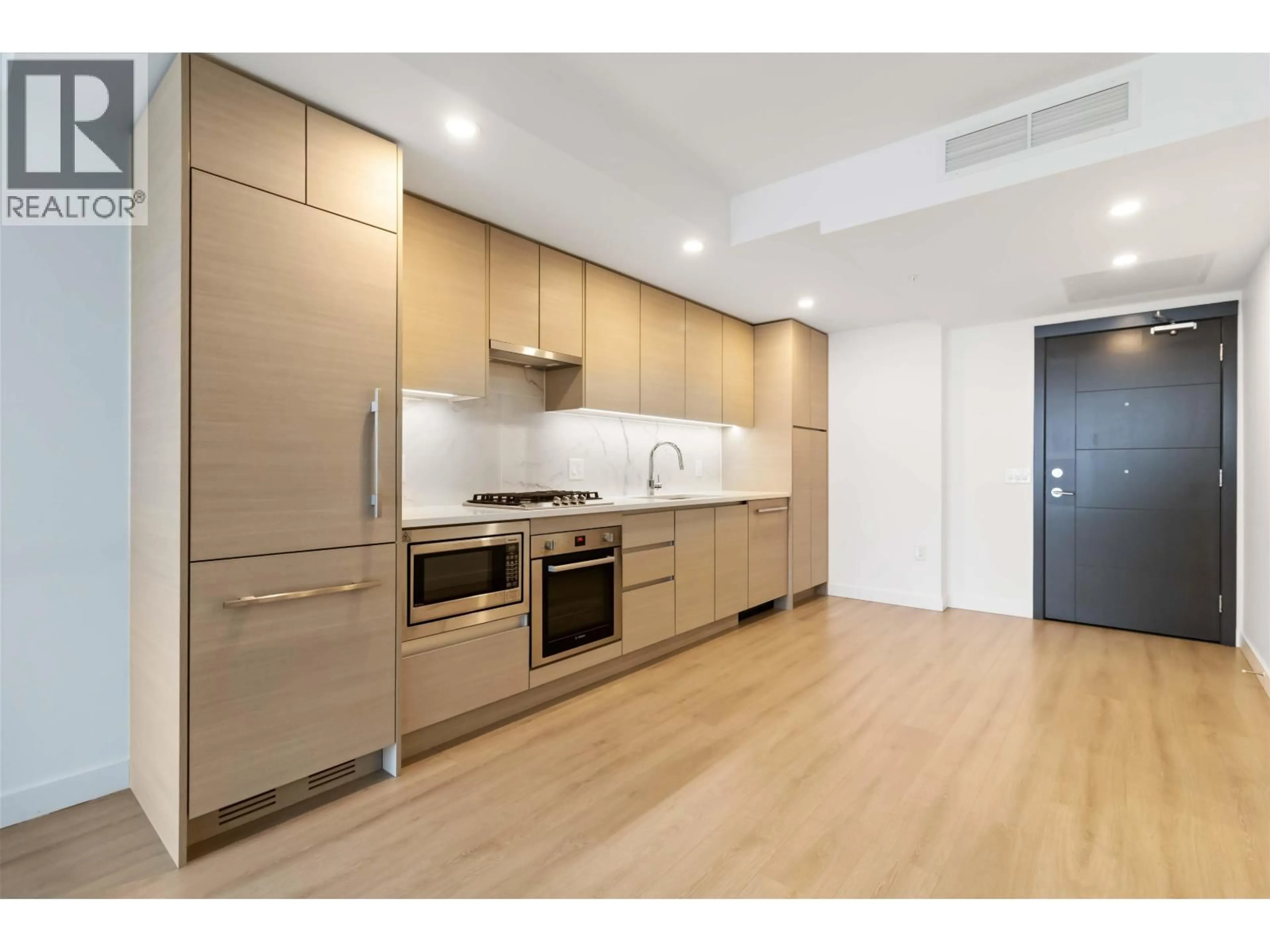 Standard kitchen, wood/laminate floor for 2107 - 823 CARNARVON STREET, New Westminster British Columbia V3M0N5