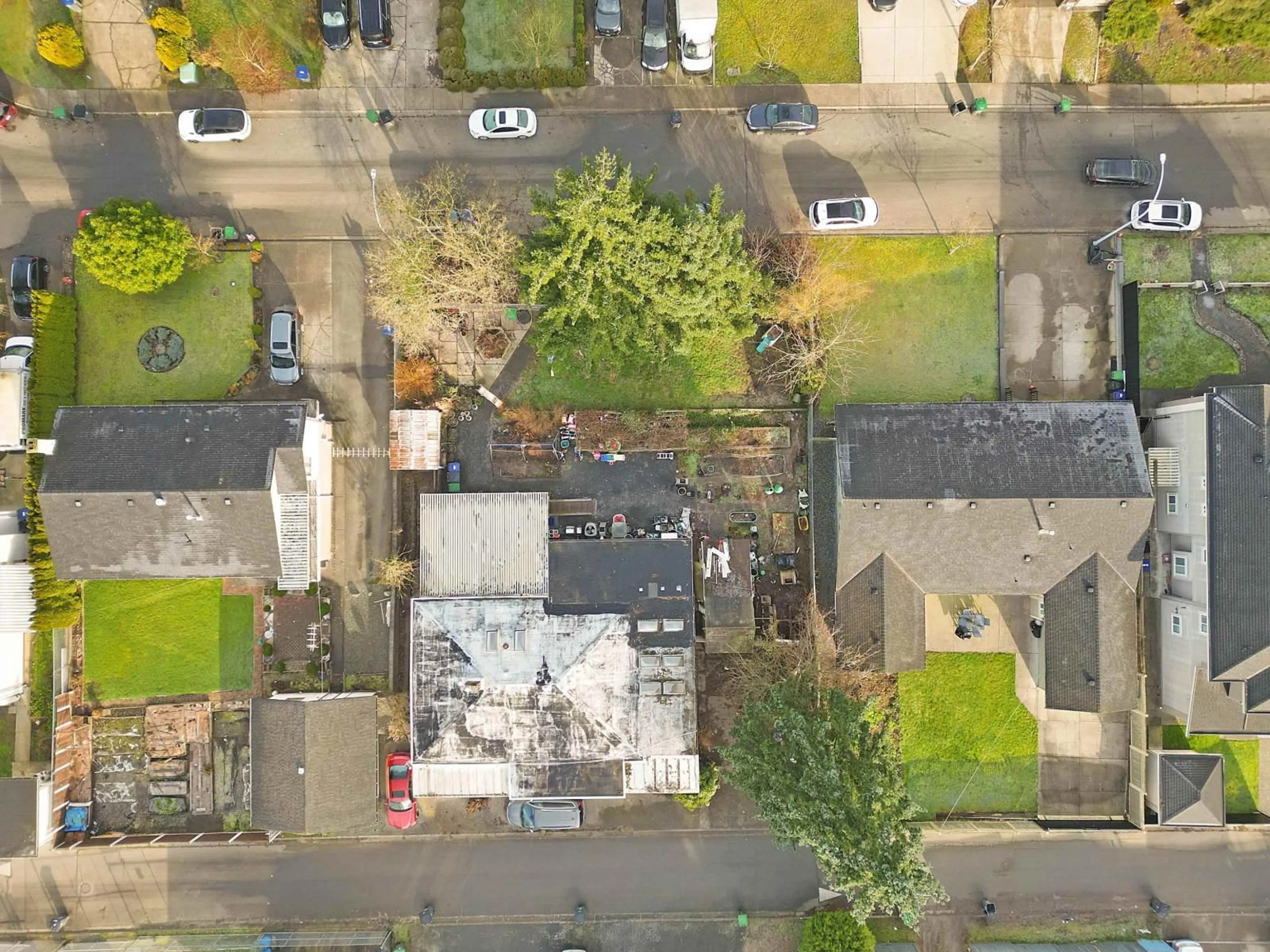 A pic from outside/outdoor area/front of a property/back of a property/a pic from drone, street for 14118 72 A AVENUE, Surrey British Columbia V3W7M7