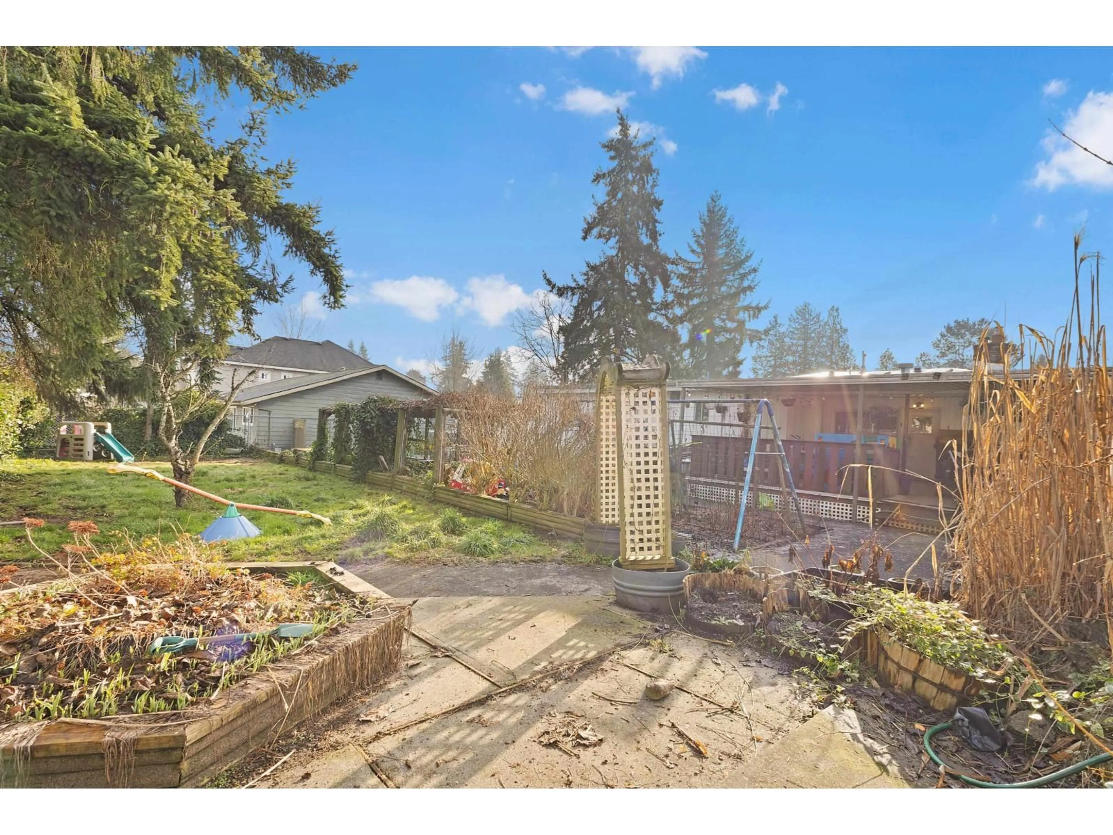 A pic from outside/outdoor area/front of a property/back of a property/a pic from drone, street for 14118 72 A AVENUE, Surrey British Columbia V3W7M7