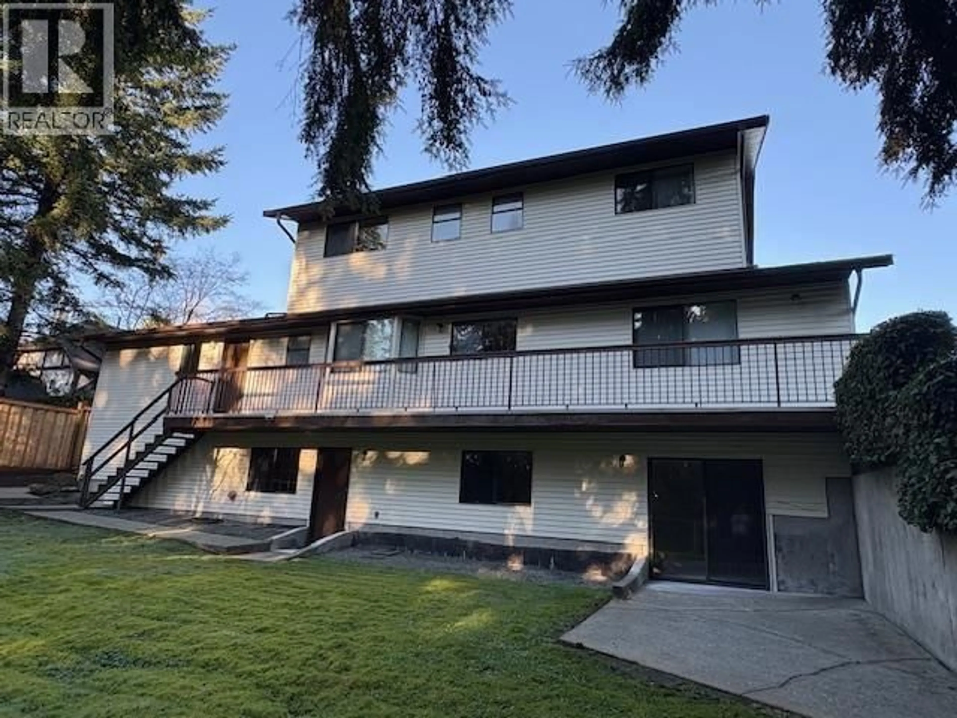 A pic from outside/outdoor area/front of a property/back of a property/a pic from drone, unknown for 12411 KLASSEN PLACE, Maple Ridge British Columbia V2X8P3