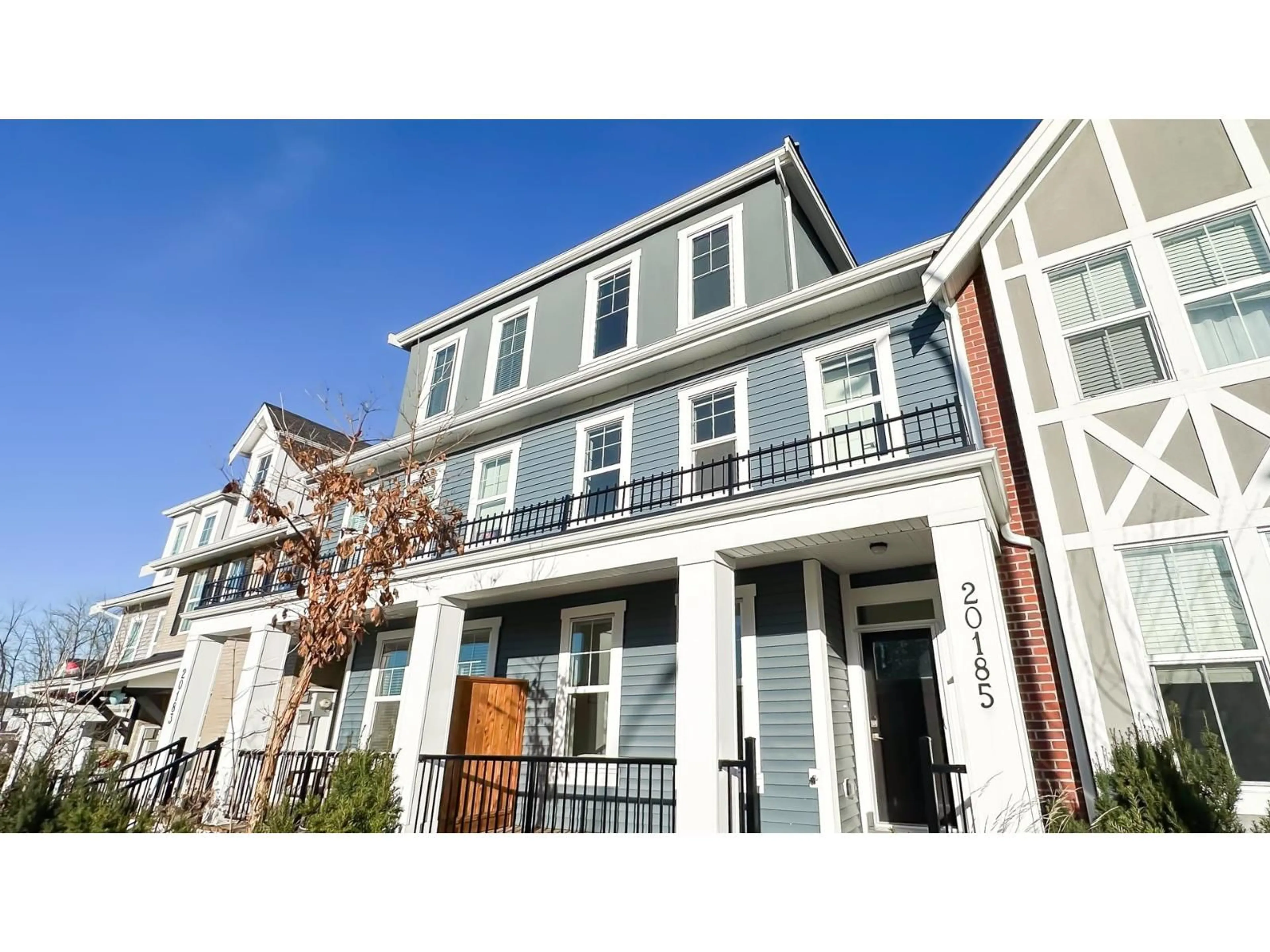 Home with vinyl exterior material, street for 20185 83 AVENUE, Langley British Columbia V2Y4L1