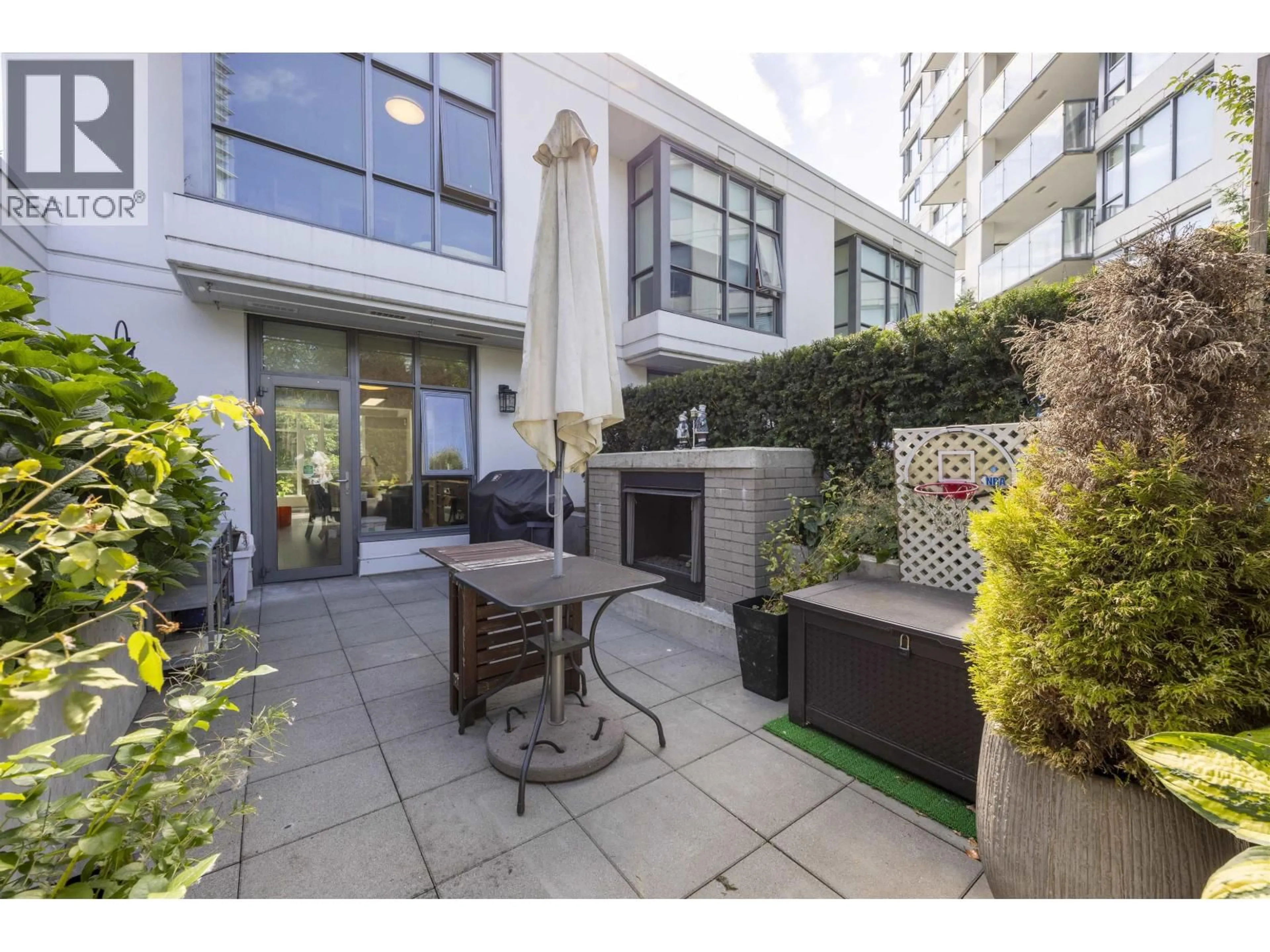 Patio, street for 103 - 578 EMERSON STREET, Coquitlam British Columbia V3J0G4