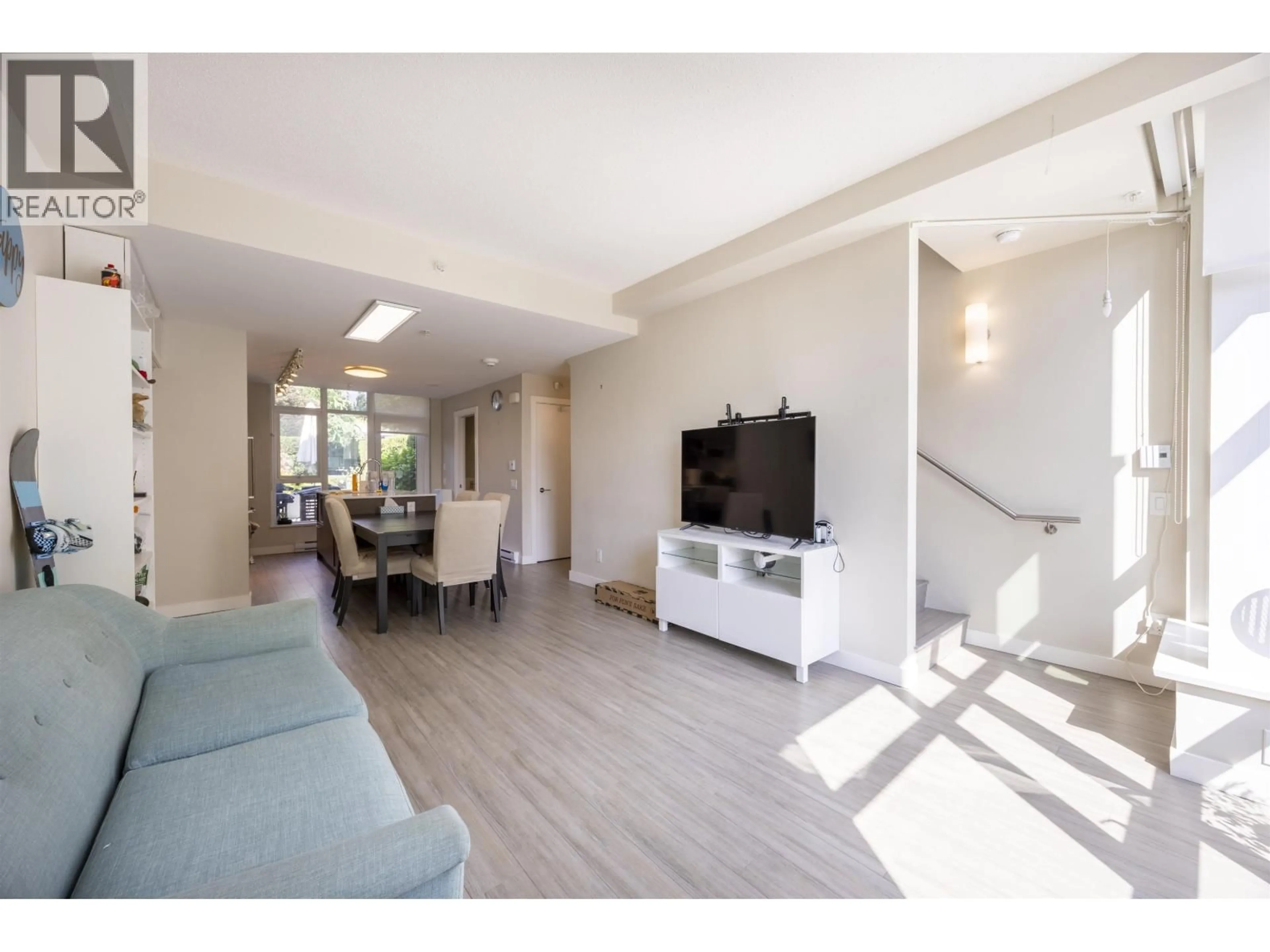 Living room with furniture, unknown for 103 - 578 EMERSON STREET, Coquitlam British Columbia V3J0G4