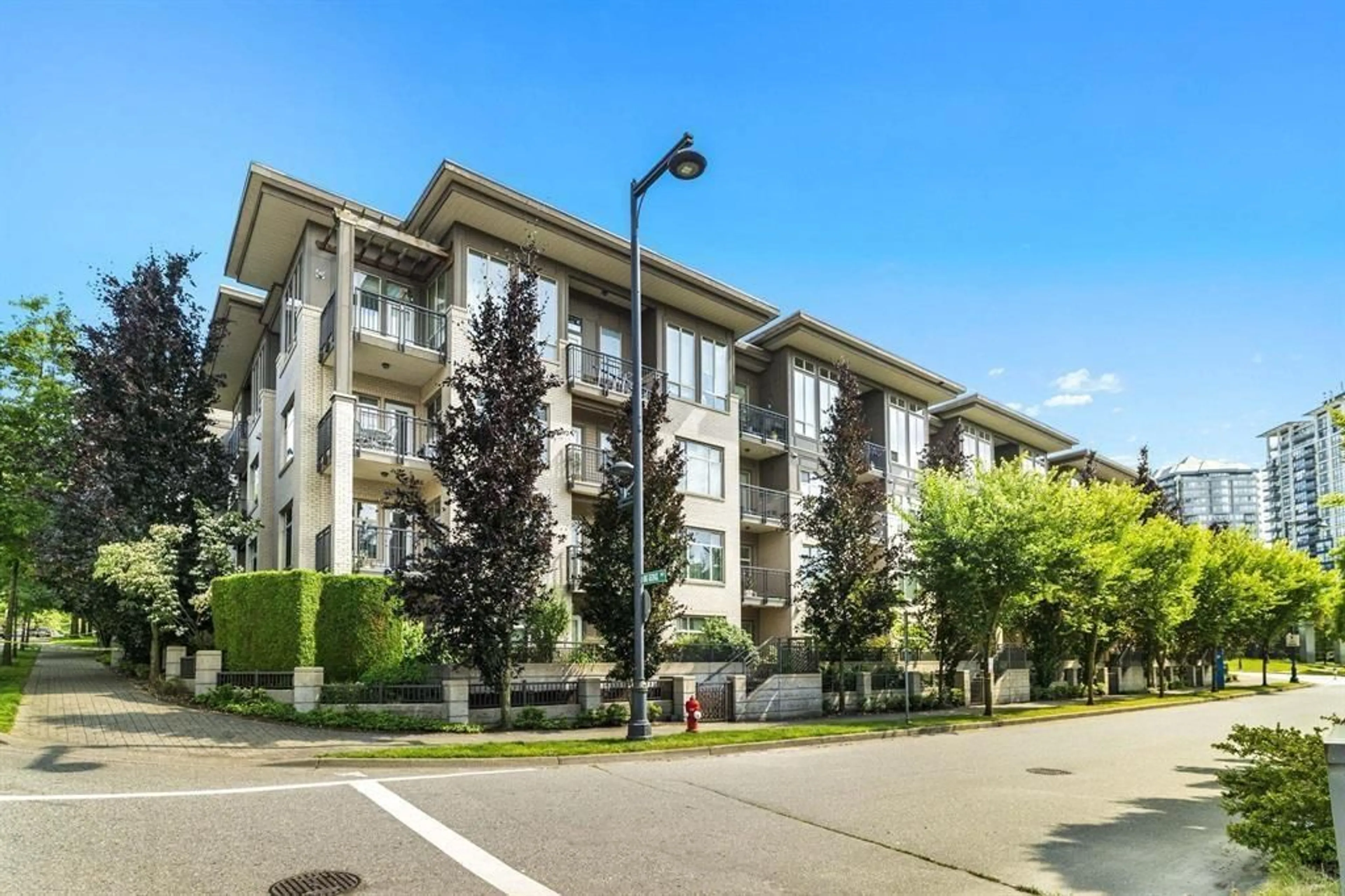 Patio, street for 405 - 13468 KING GEORGE BOULEVARD, Surrey British Columbia V3T0B5