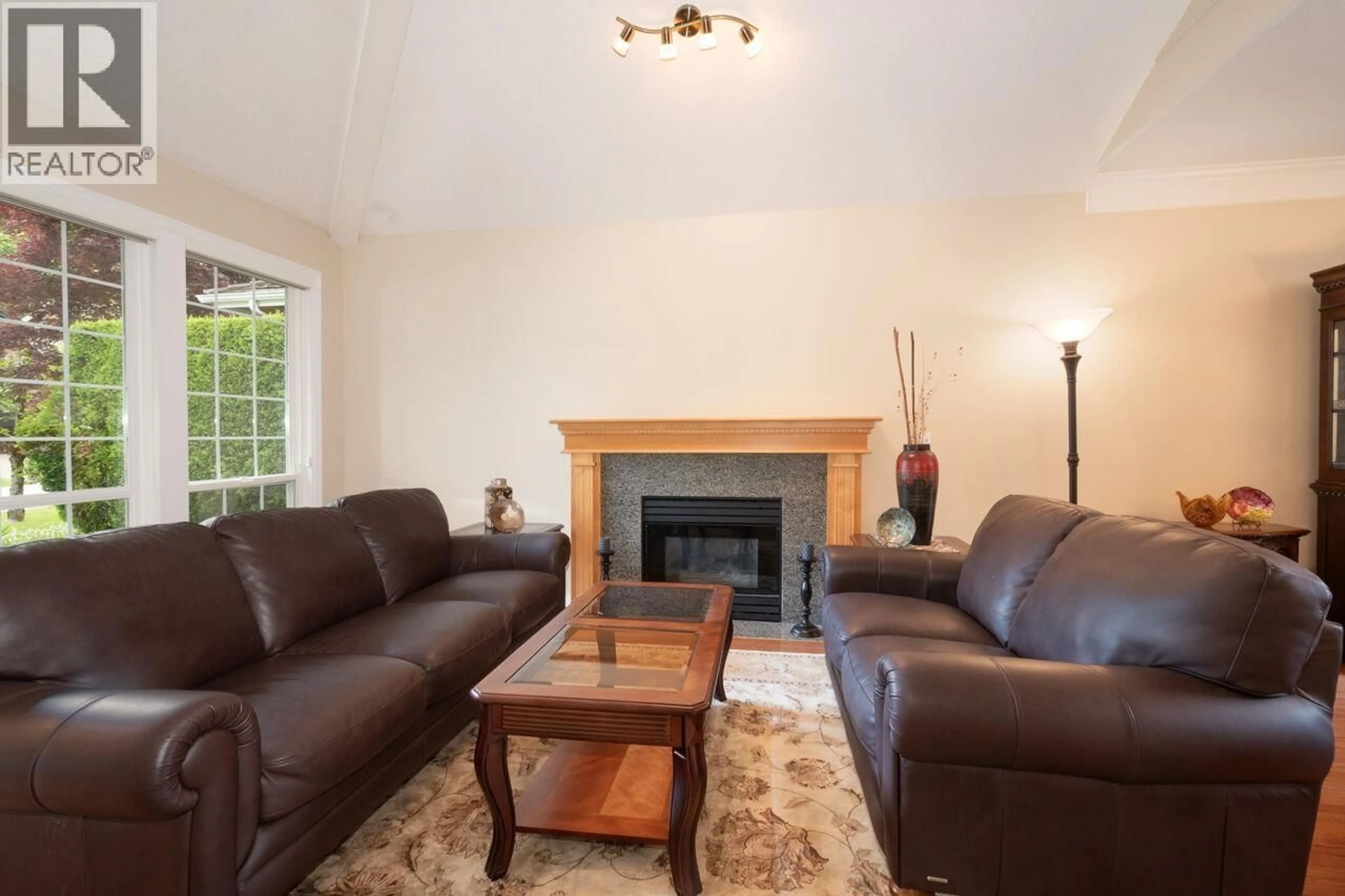 Living room with furniture, wood/laminate floor for 1273 ELDON ROAD, North Vancouver British Columbia V7R1T5