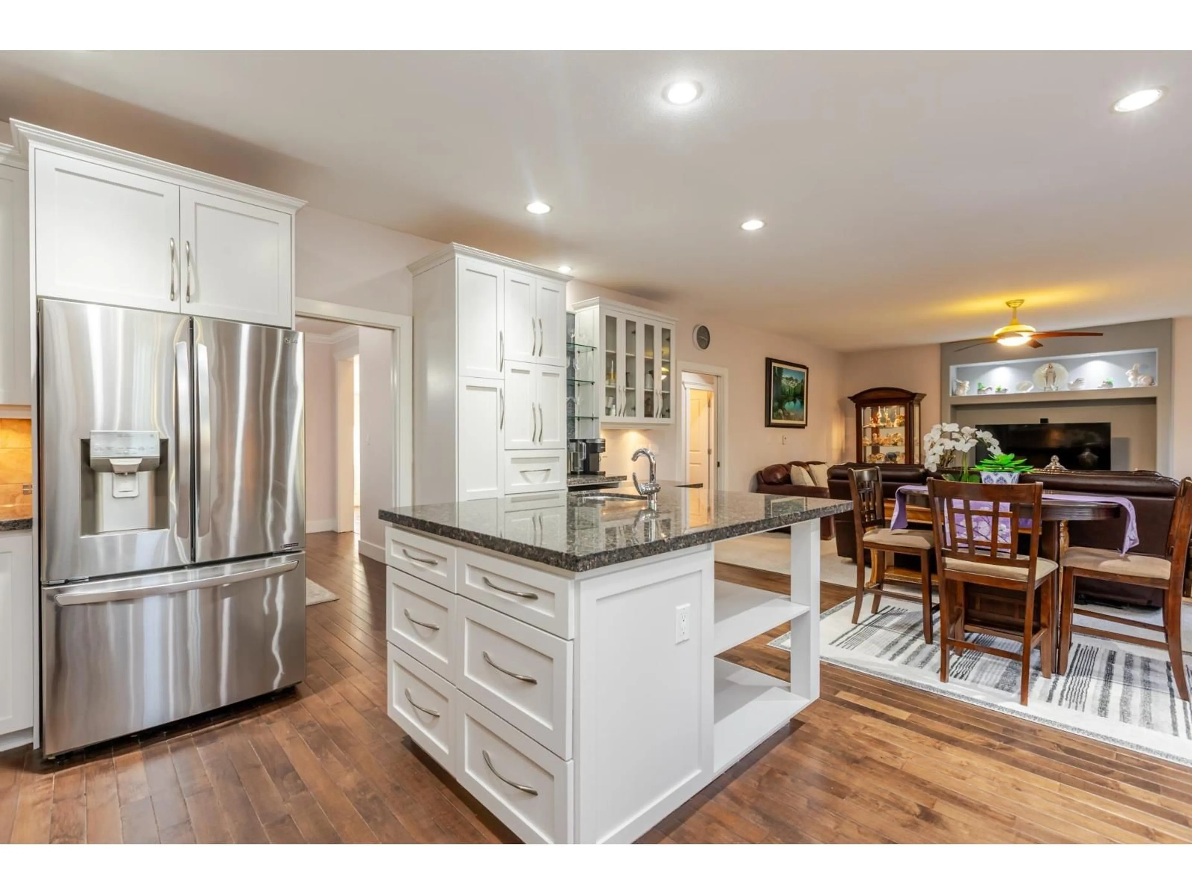 Open concept kitchen, unknown for 20061 74TH AVENUE, Langley British Columbia V2Y3G6