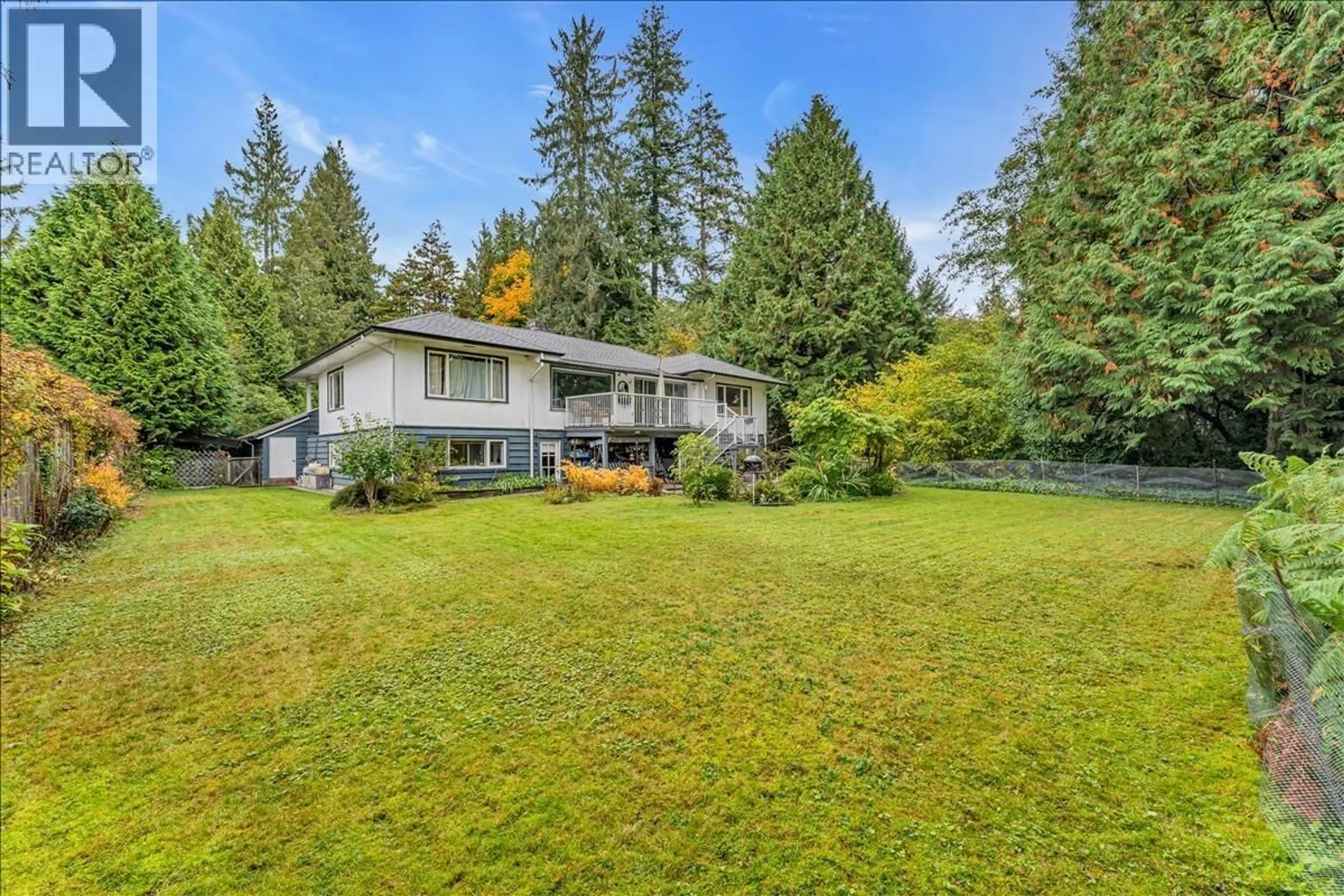 A pic from outside/outdoor area/front of a property/back of a property/a pic from drone, forest/trees view for 360 KEITH ROAD, West Vancouver British Columbia V7T1L7