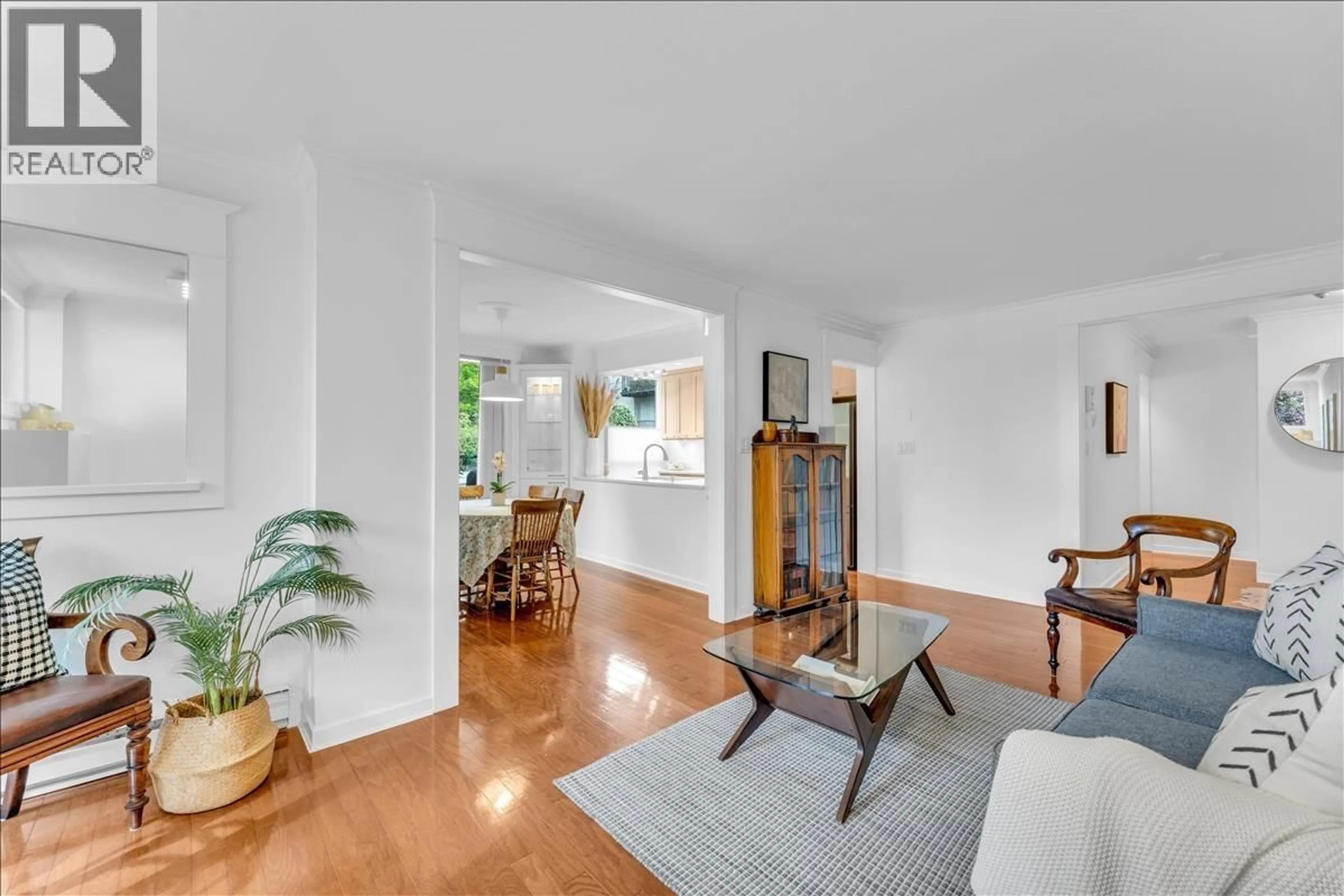 Living room with furniture, unknown for 401 - 1330 JERVIS STREET, Vancouver British Columbia V6E2E3