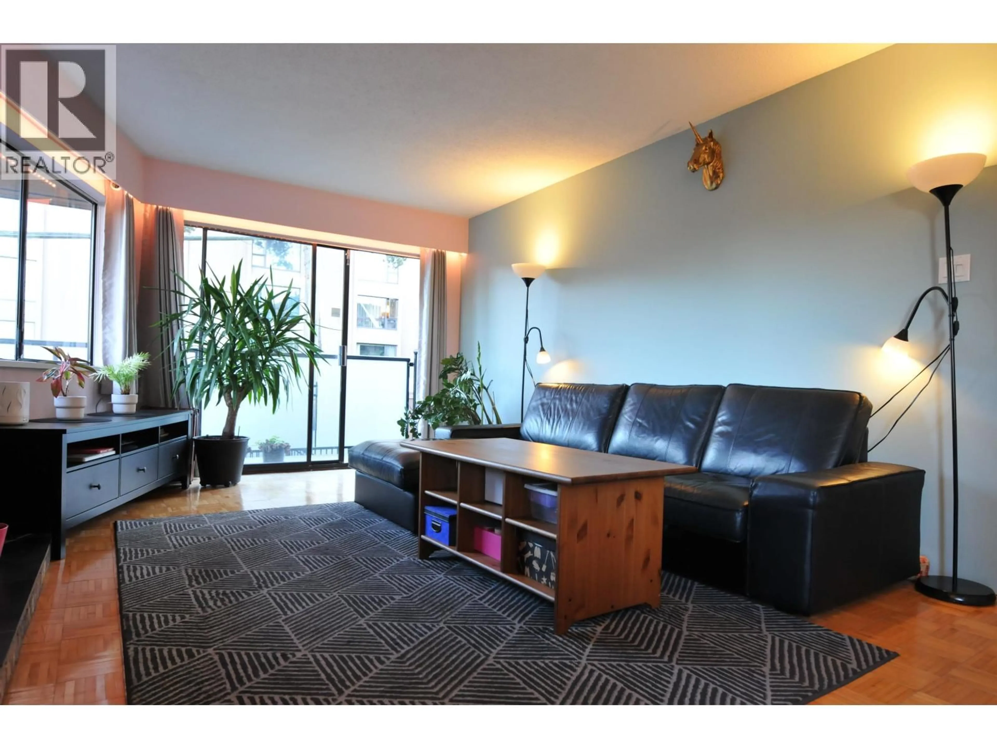 Living room with furniture, unknown for 209 - 930 7TH AVENUE, Vancouver British Columbia V5T1P6