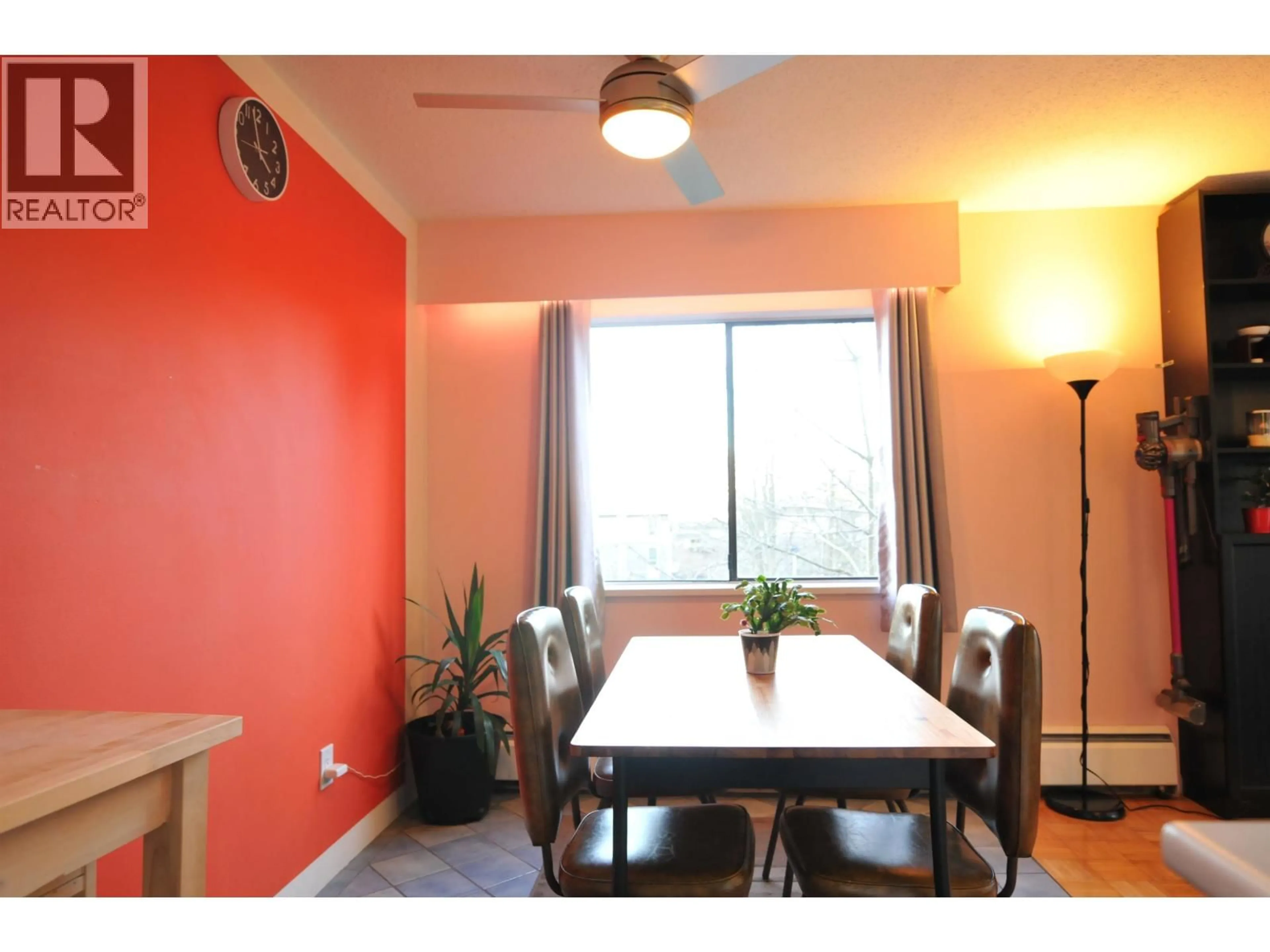 Dining room, wood/laminate floor for 209 - 930 7TH AVENUE, Vancouver British Columbia V5T1P6