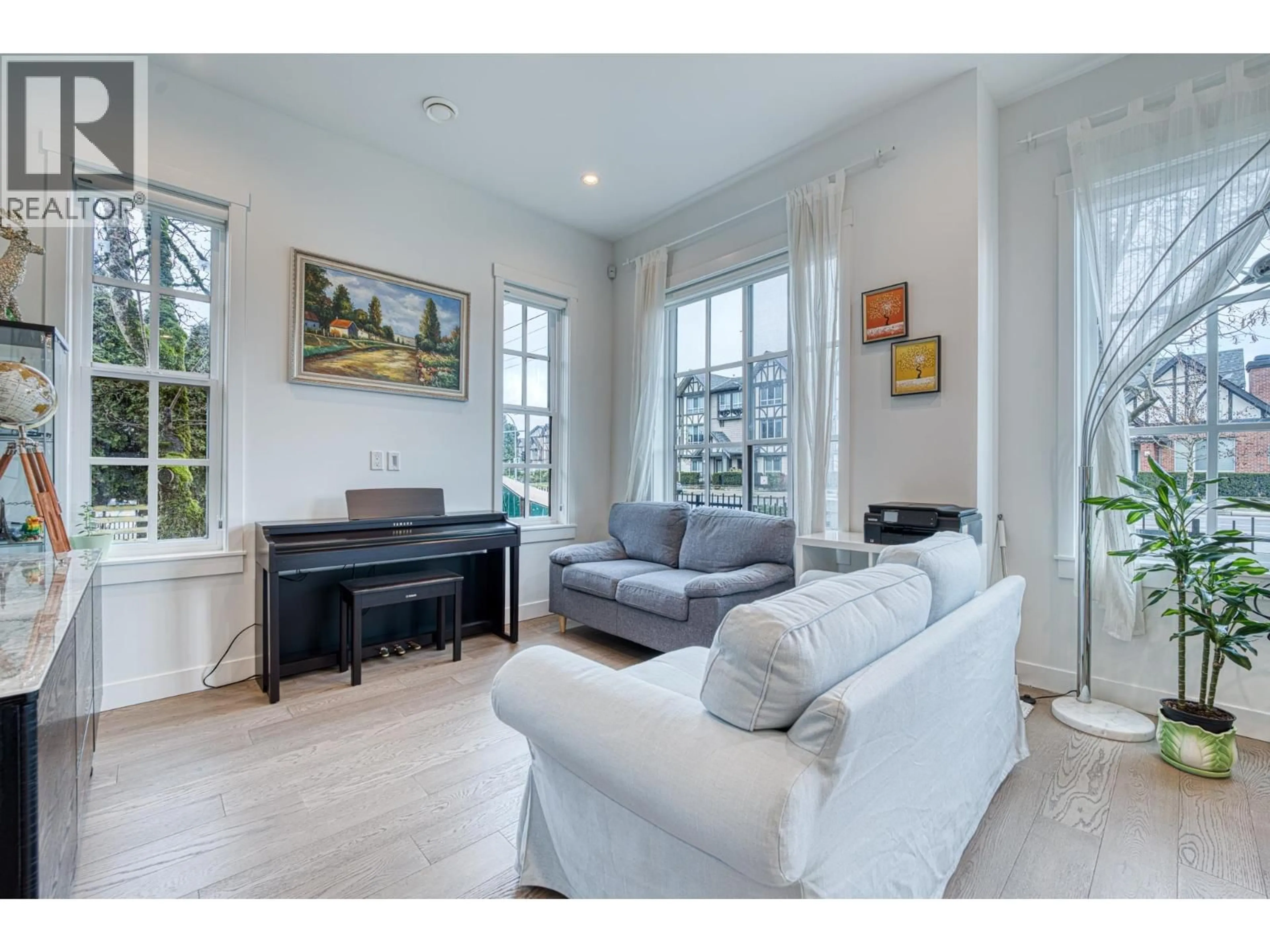 Living room with furniture, unknown for 3 - 10495 NO. 2 ROAD, Richmond British Columbia V7E2E5