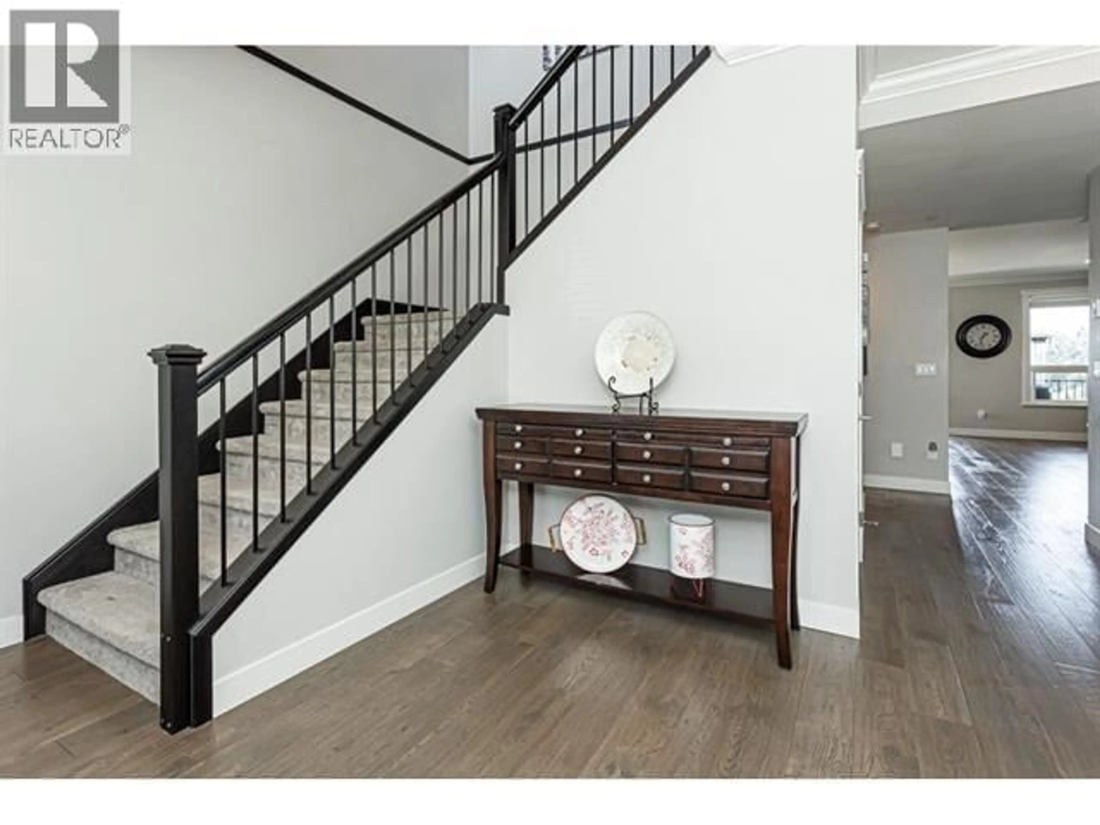 Indoor entryway for 13305 235A STREET, Maple Ridge British Columbia V4R0E4