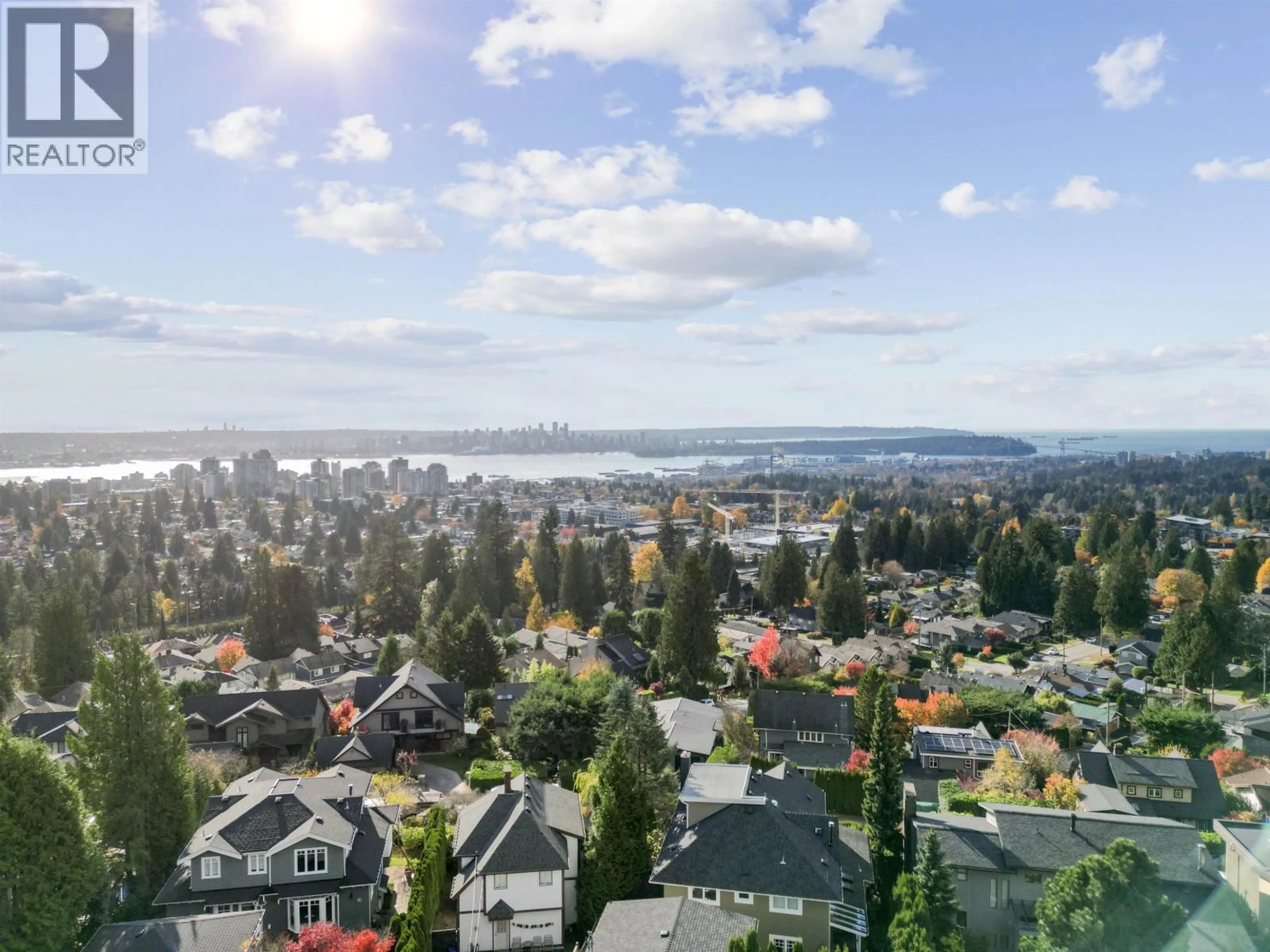 A pic from outside/outdoor area/front of a property/back of a property/a pic from drone, water/lake/river/ocean view for 404 SOMERSET STREET, North Vancouver British Columbia V7N1G3