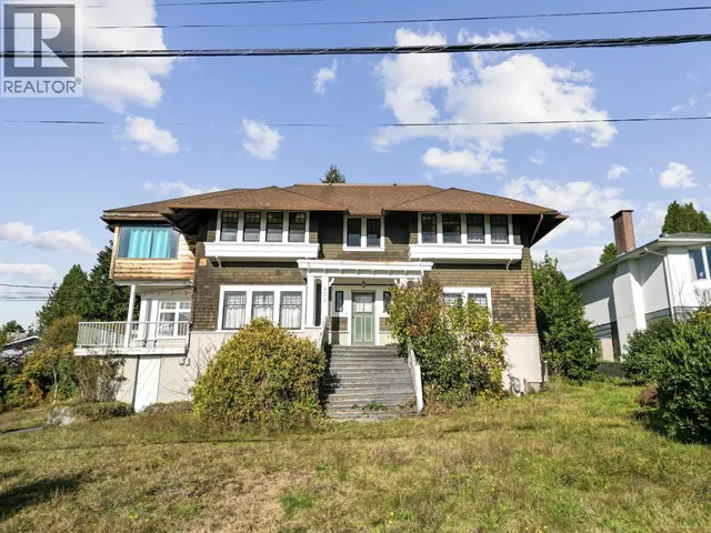 404 SOMERSET STREET, North Vancouver 3