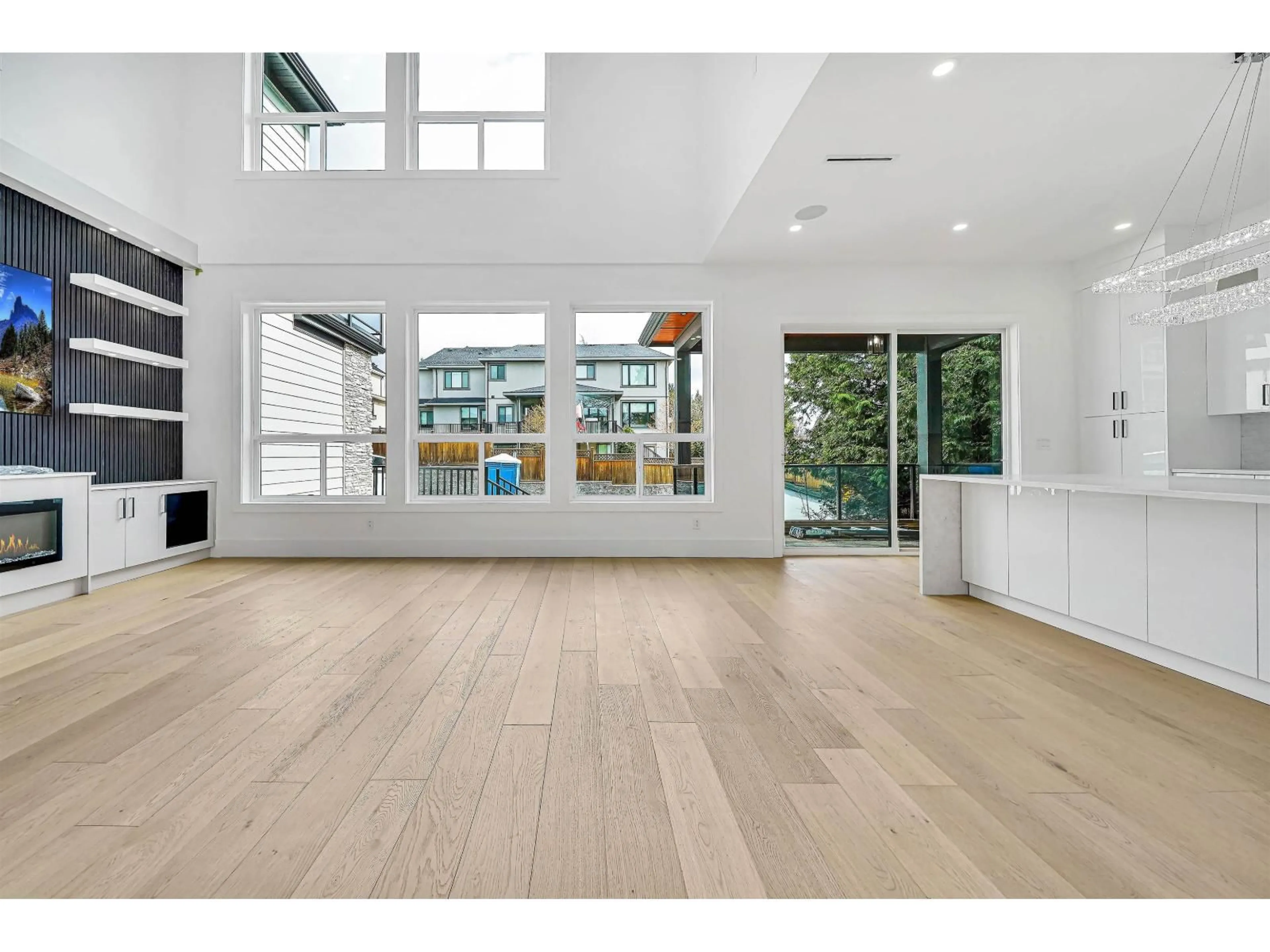 Indoor foyer for 5468 184 STREET, Surrey British Columbia V3S1E1