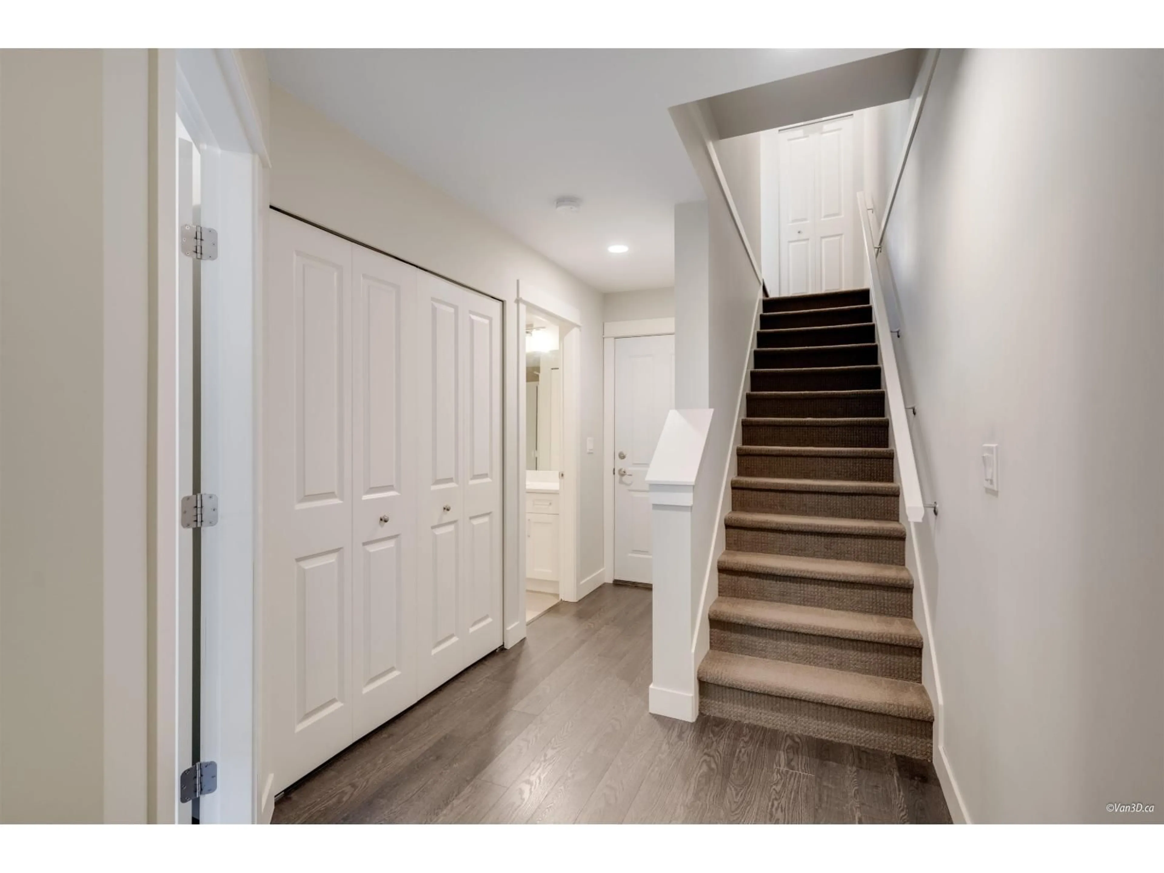 Indoor entryway for 12 - 2469 164 STREET, Surrey British Columbia V3Z3T4