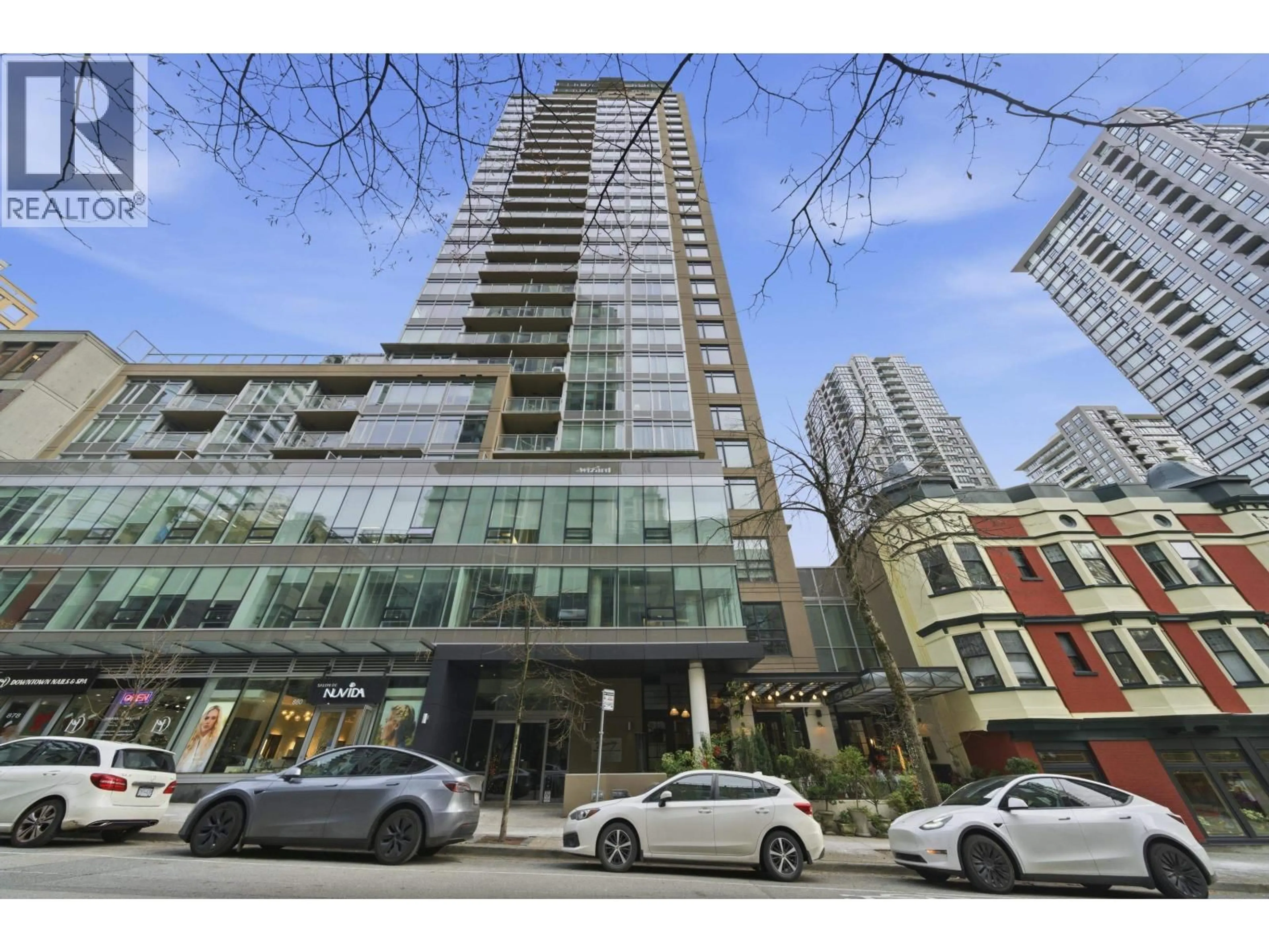 Indoor foyer for 1503 - 888 HOMER STREET, Vancouver British Columbia V6B0H7