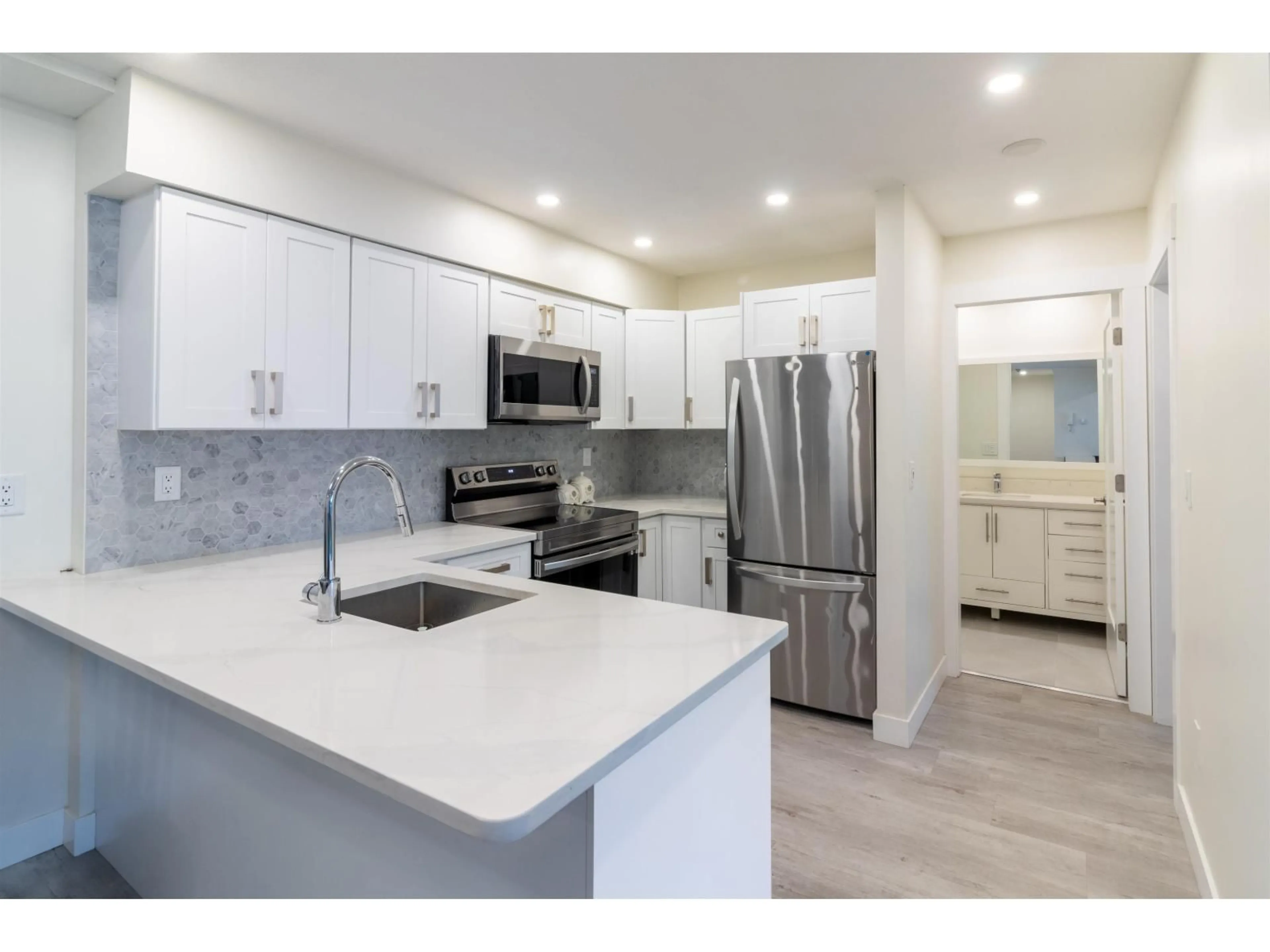Open concept kitchen, unknown for 12 - 7115 134 STREET, Surrey British Columbia V3W4T1