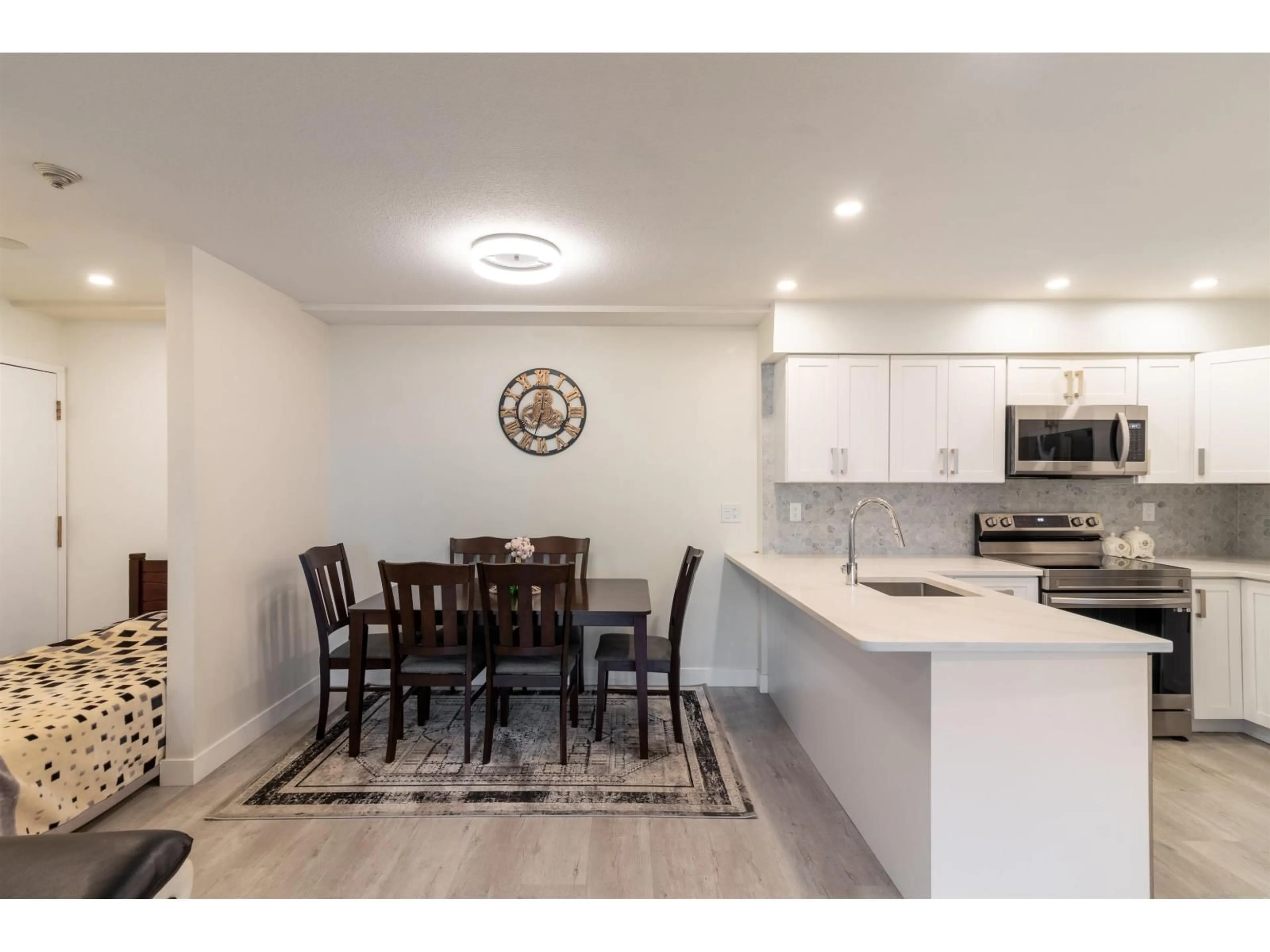 Open concept kitchen, unknown for 12 - 7115 134 STREET, Surrey British Columbia V3W4T1