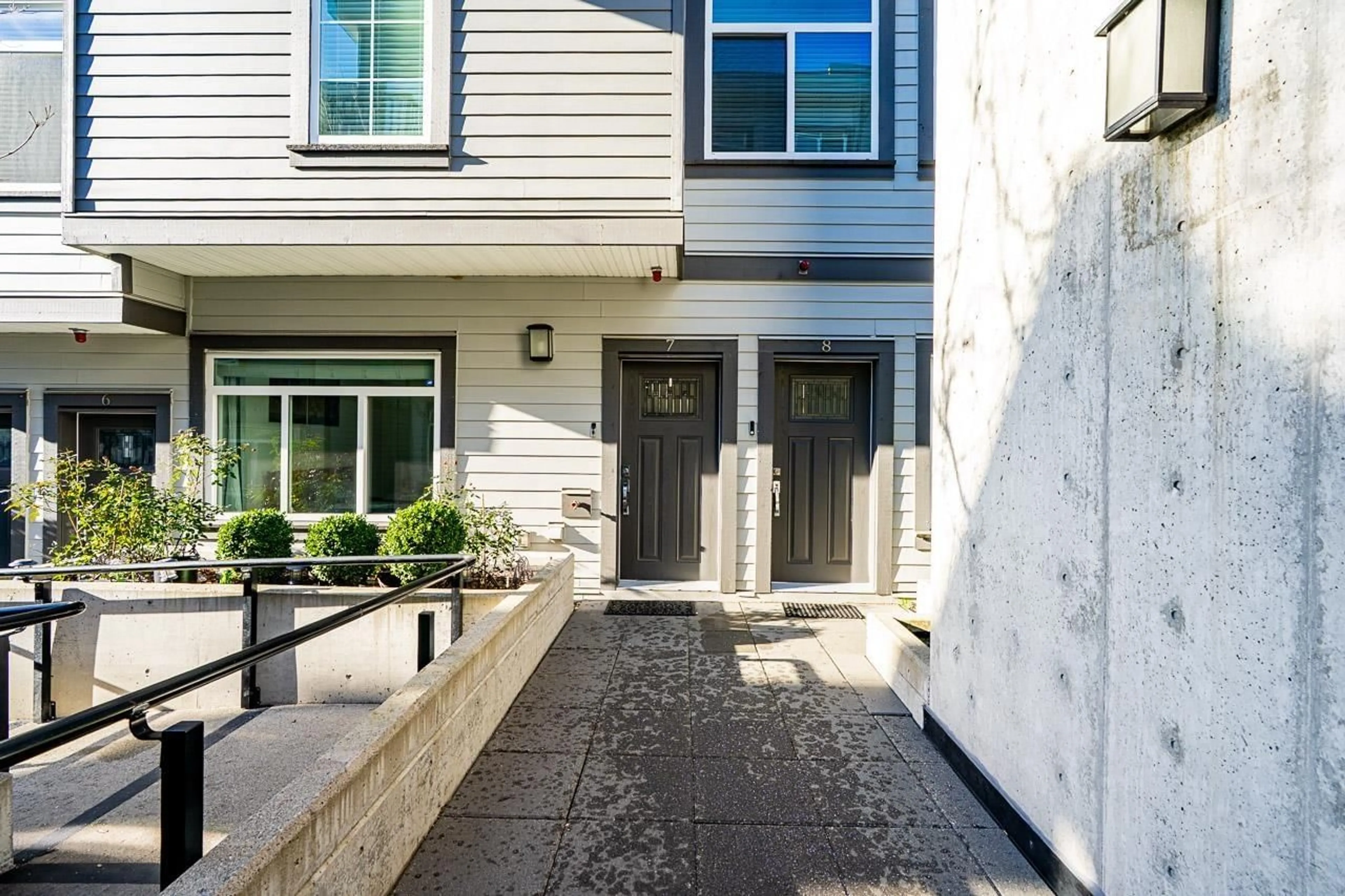 Unknown for 7 - 7247 140 STREET, Surrey British Columbia V3W1K8