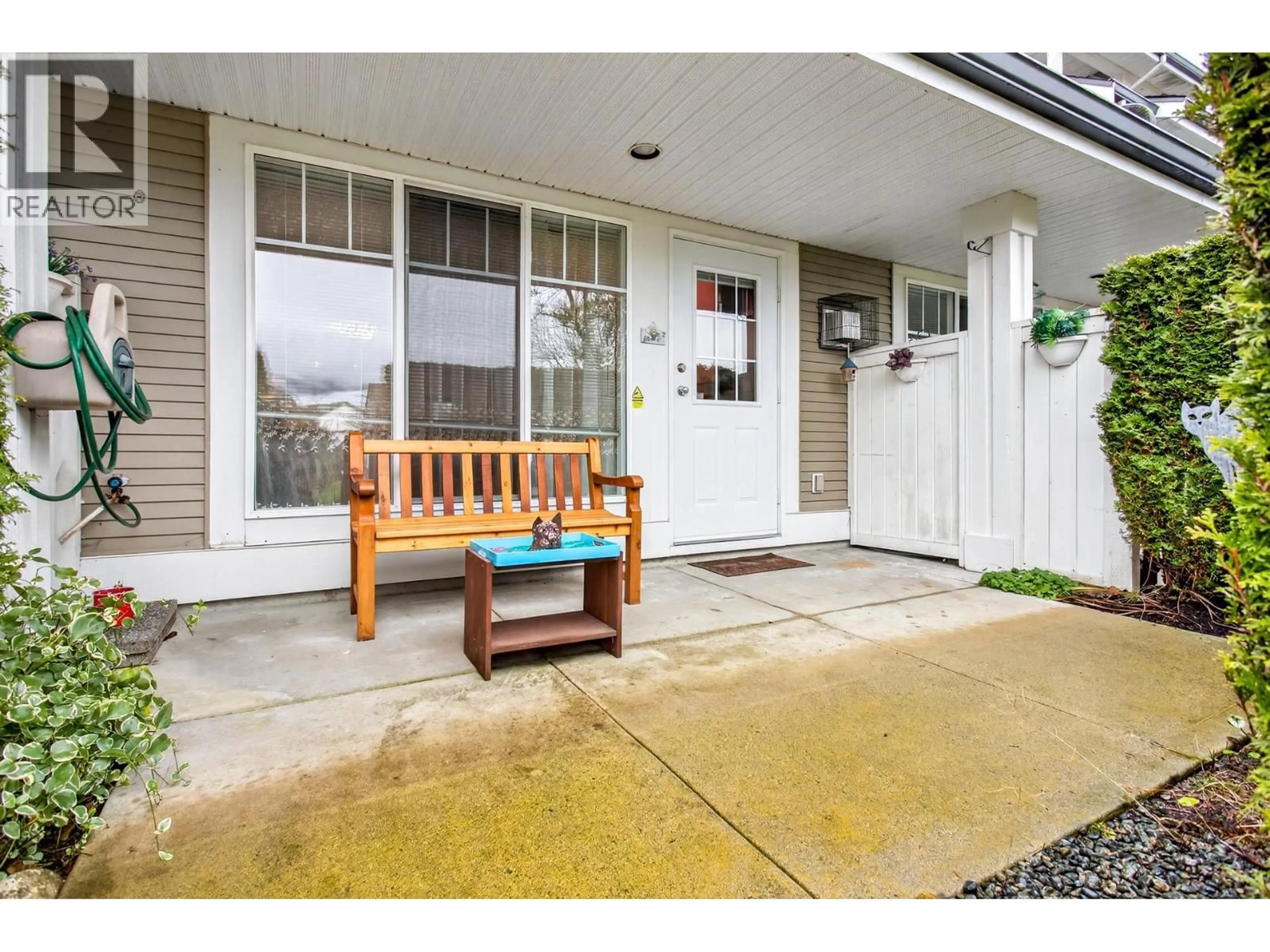 Indoor entryway for 10 - 2927 FREMONT STREET, Port Coquitlam British Columbia V3B7X8