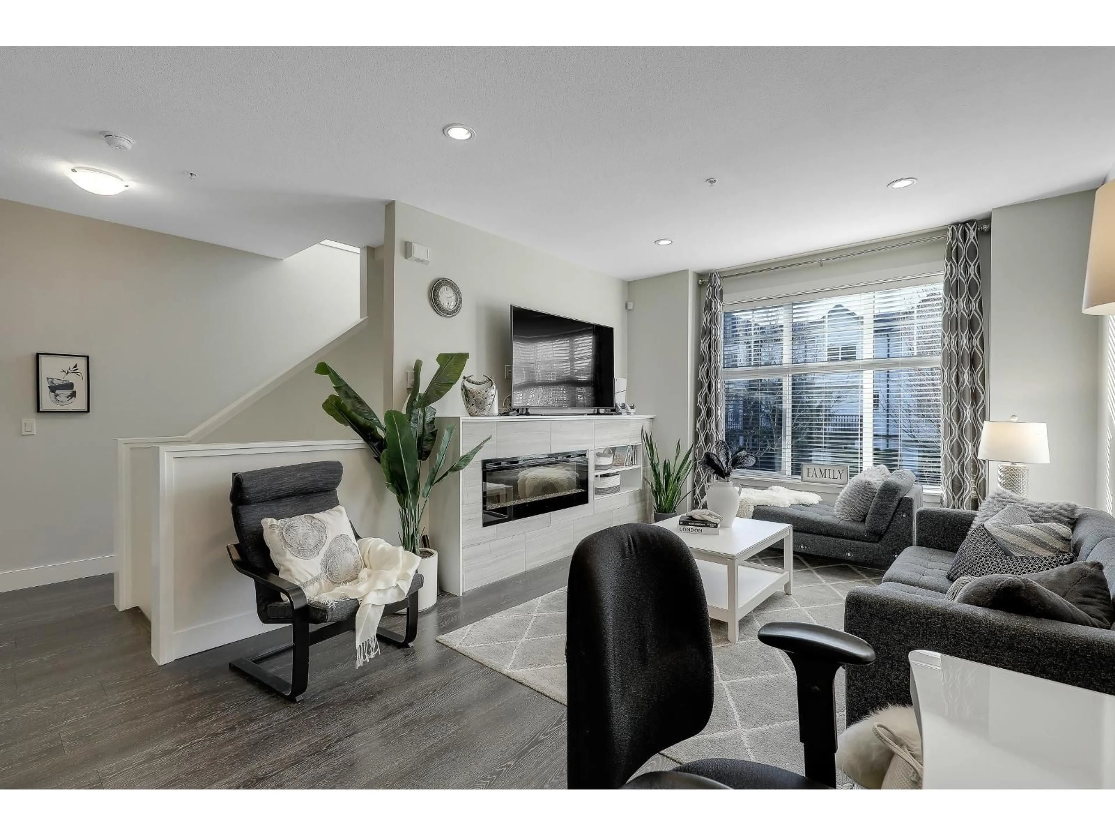 Living room with furniture, unknown for 79 - 7686 209 STREET, Langley British Columbia V2Y0R5