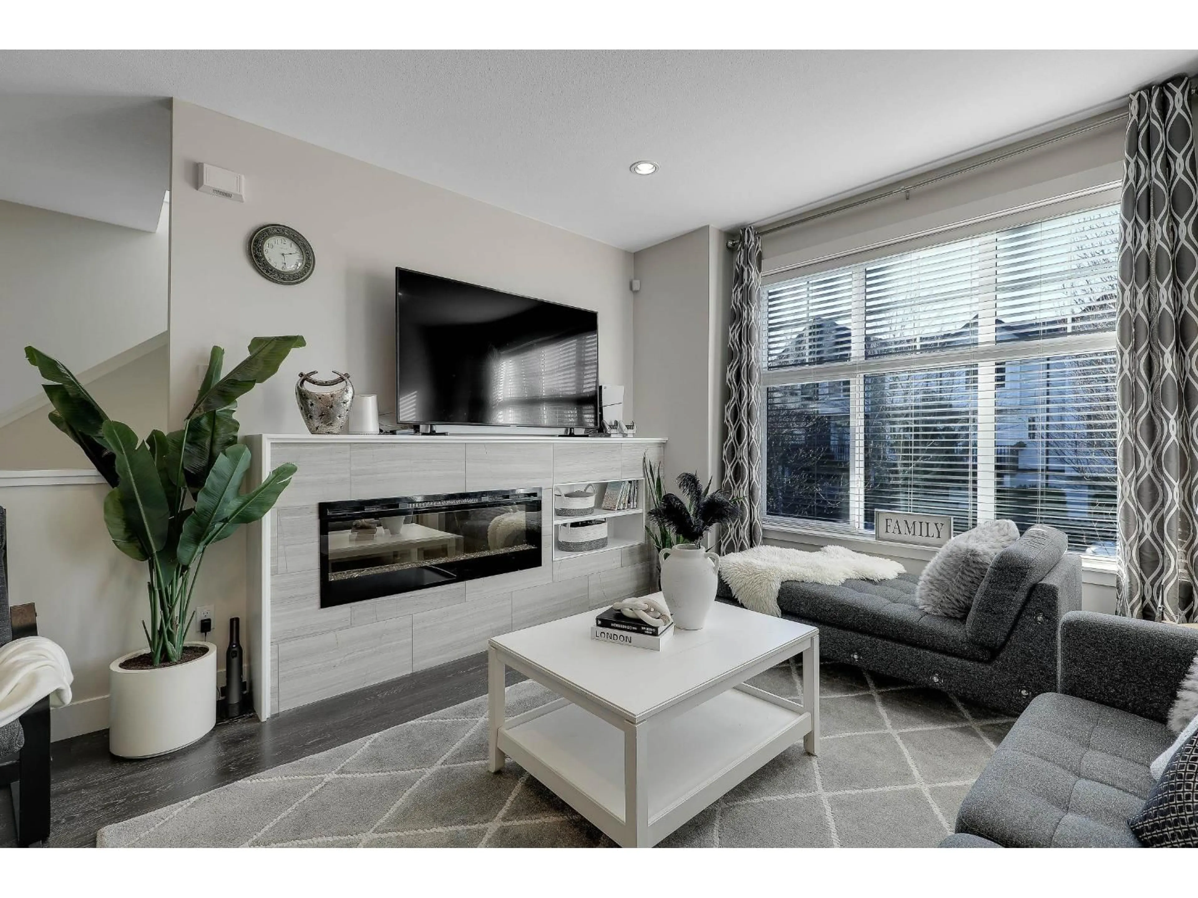 Living room with furniture, unknown for 79 - 7686 209 STREET, Langley British Columbia V2Y0R5