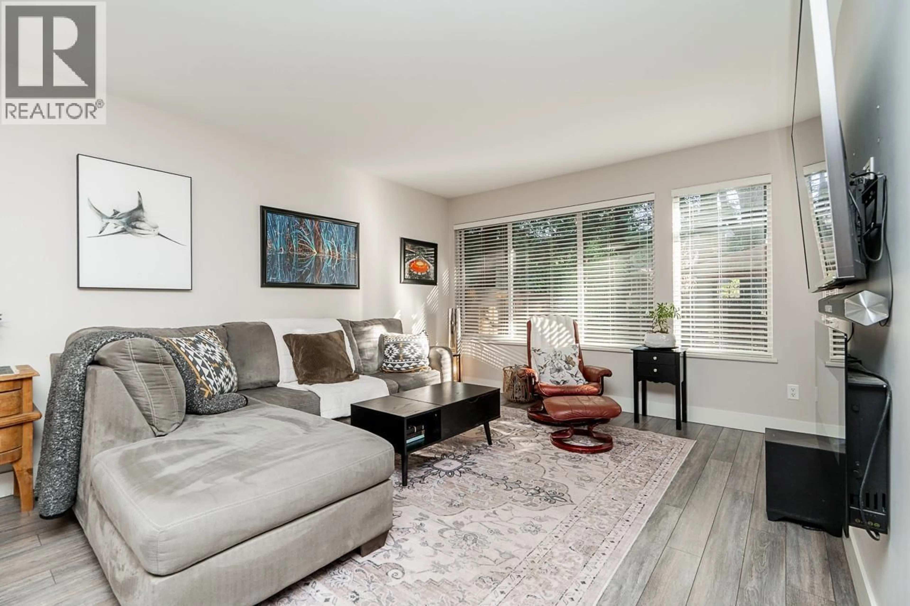 Living room with furniture, unknown for 4590 ELMGROVE DRIVE, Burnaby British Columbia V5G3Y8