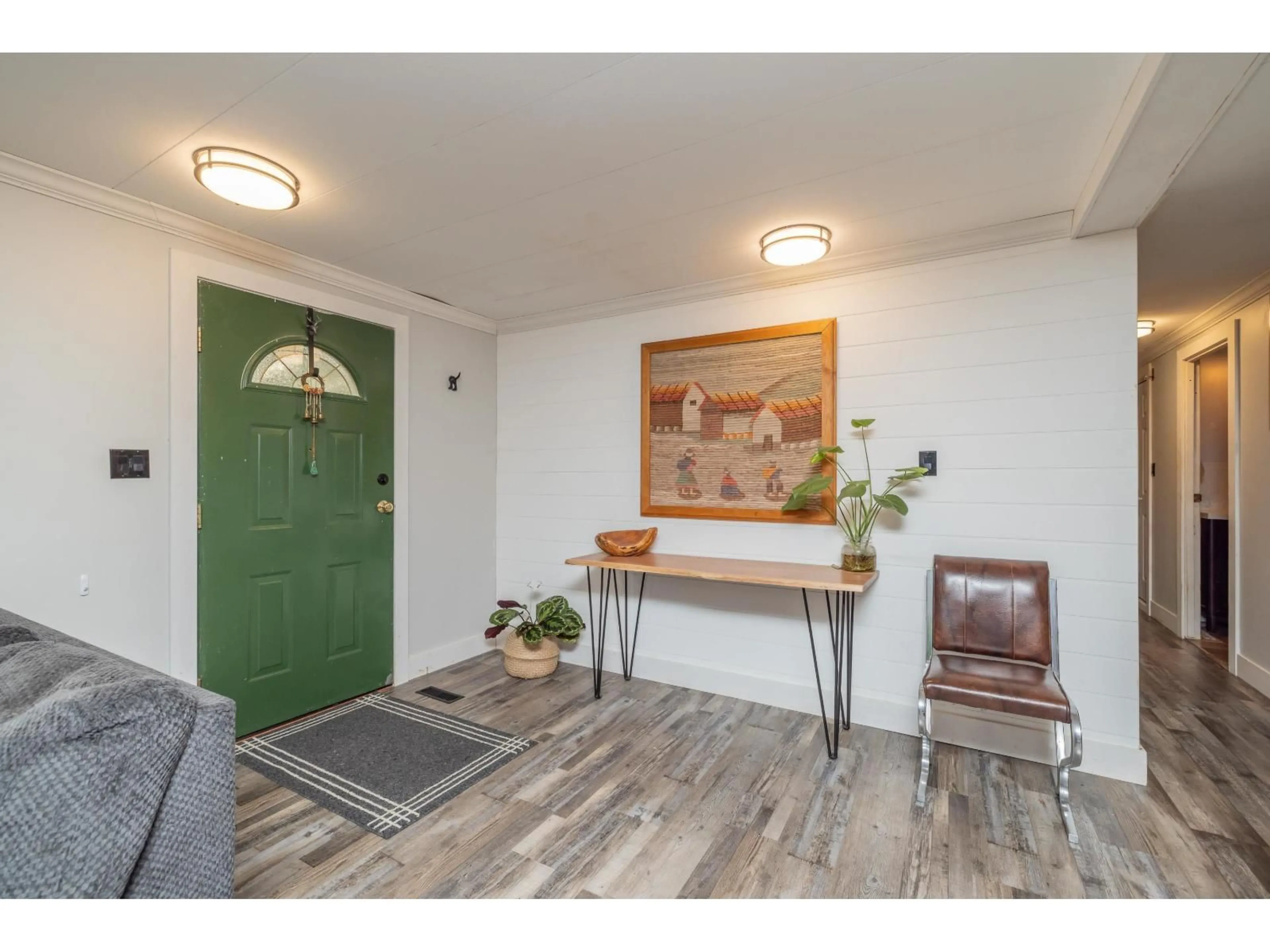 Indoor entryway for 43649 WATKINS ROAD, Mission British Columbia V0M1N0