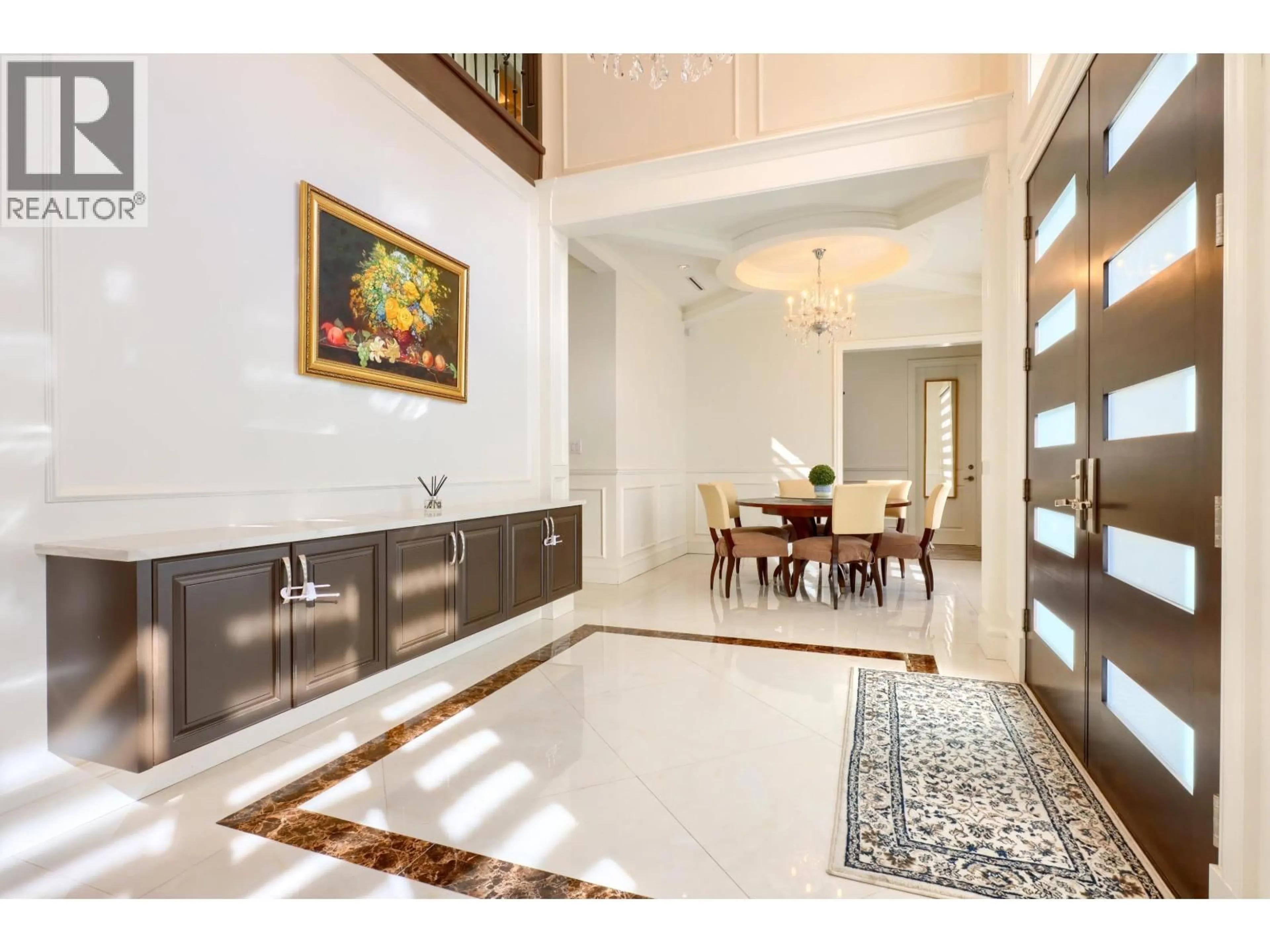 Indoor foyer for 11991 NO. 2 ROAD, Richmond British Columbia V7E2E9