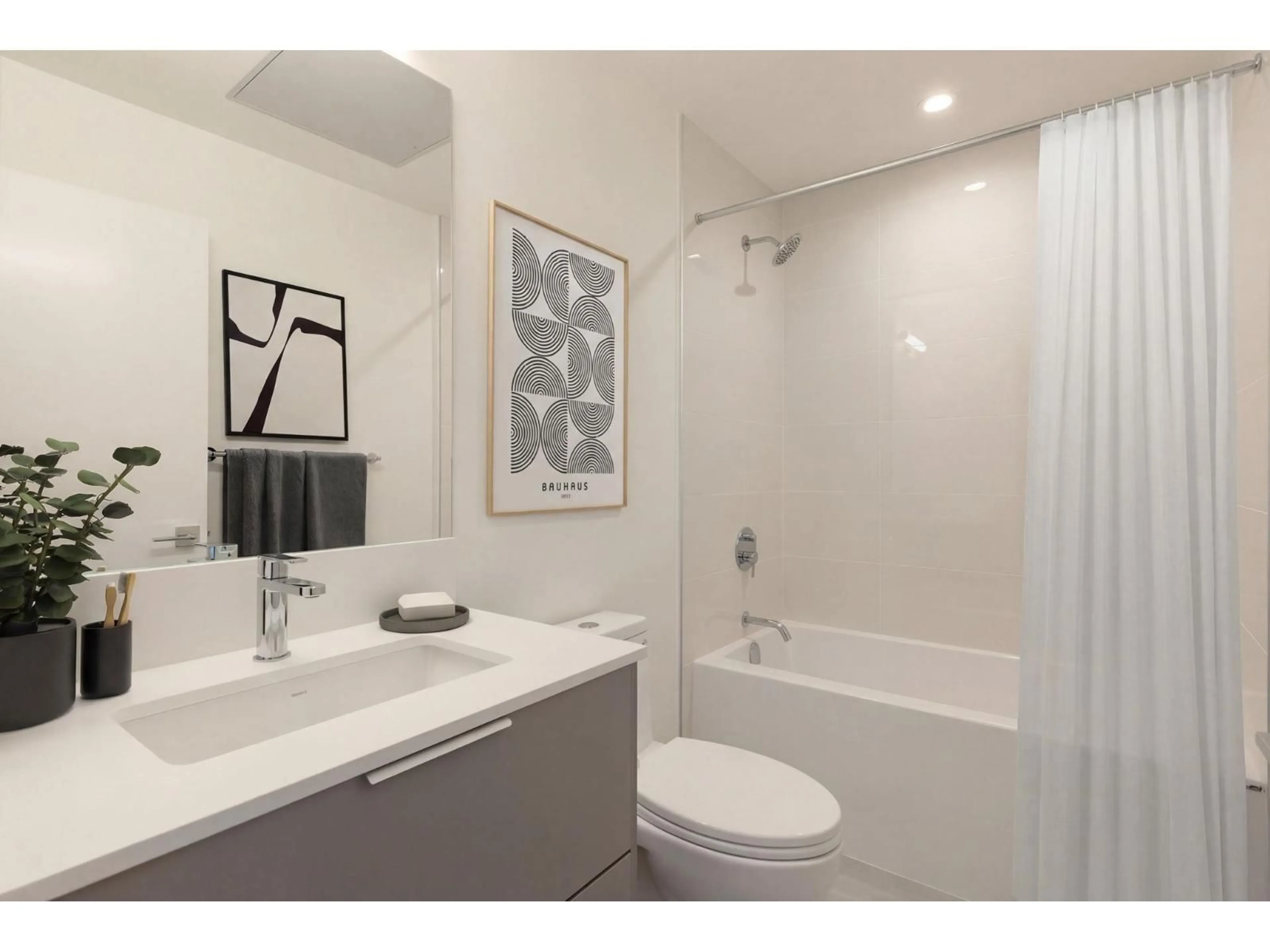 Standard bathroom, ceramic/tile floor for 511 - 14257 103A AVENUE, Surrey British Columbia V3T1T1