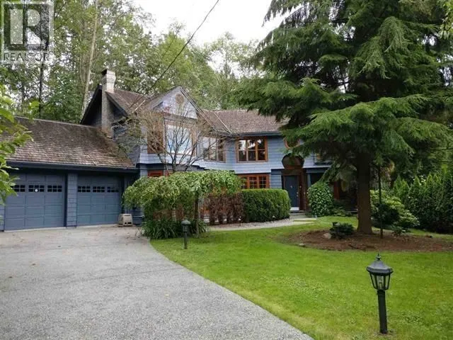 992 3RD STREET, West Vancouver