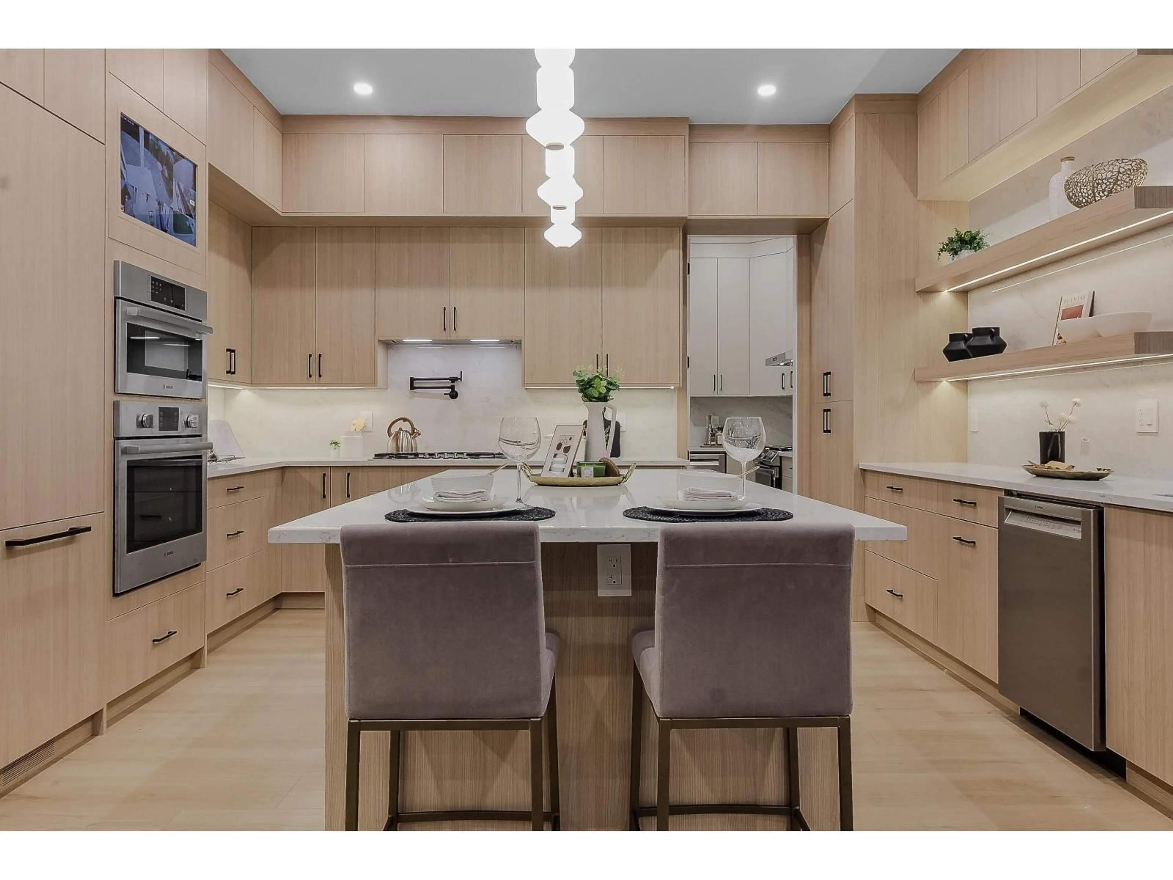 Contemporary kitchen, unknown for 11648 94A AVENUE, Delta British Columbia V4C3S3