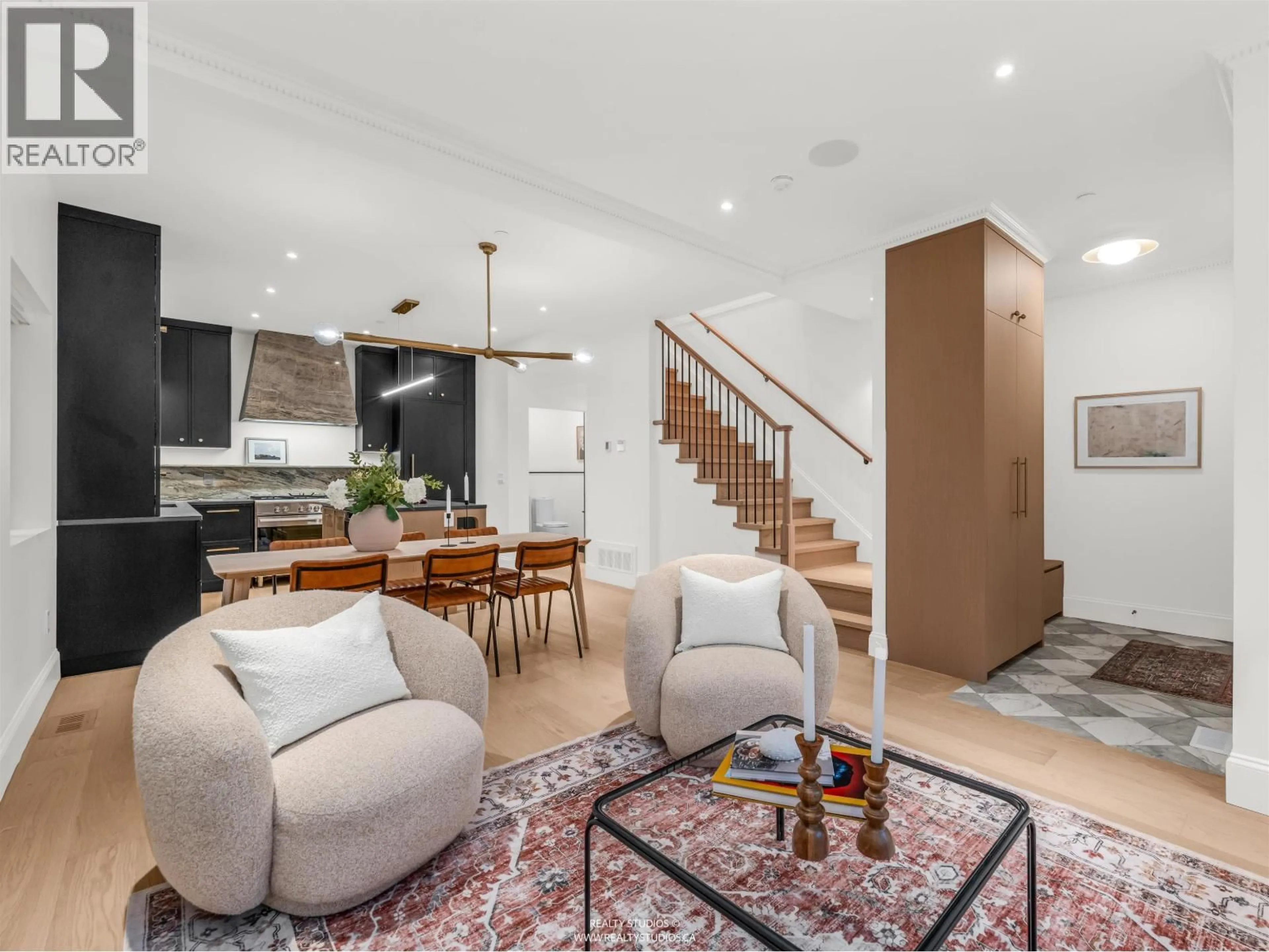 Living room with furniture, unknown for 1 - 4088 MAPLE CRESCENT, Vancouver British Columbia V6J4B2