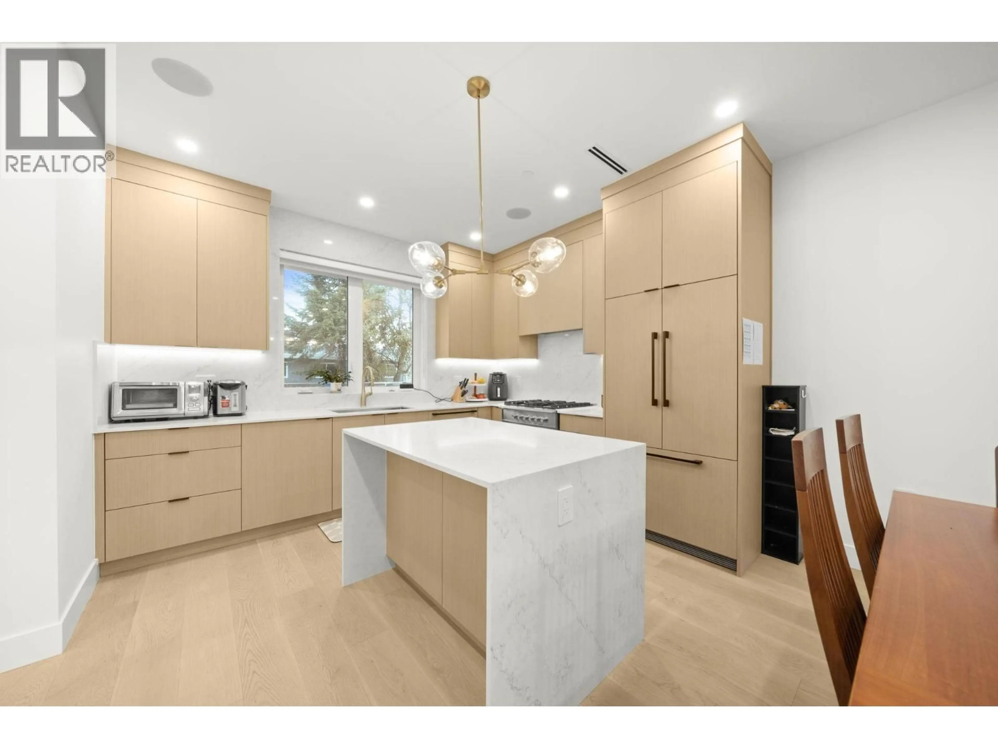 Contemporary kitchen, ceramic/tile floor for 552 58TH AVENUE, Vancouver British Columbia V5X1W2