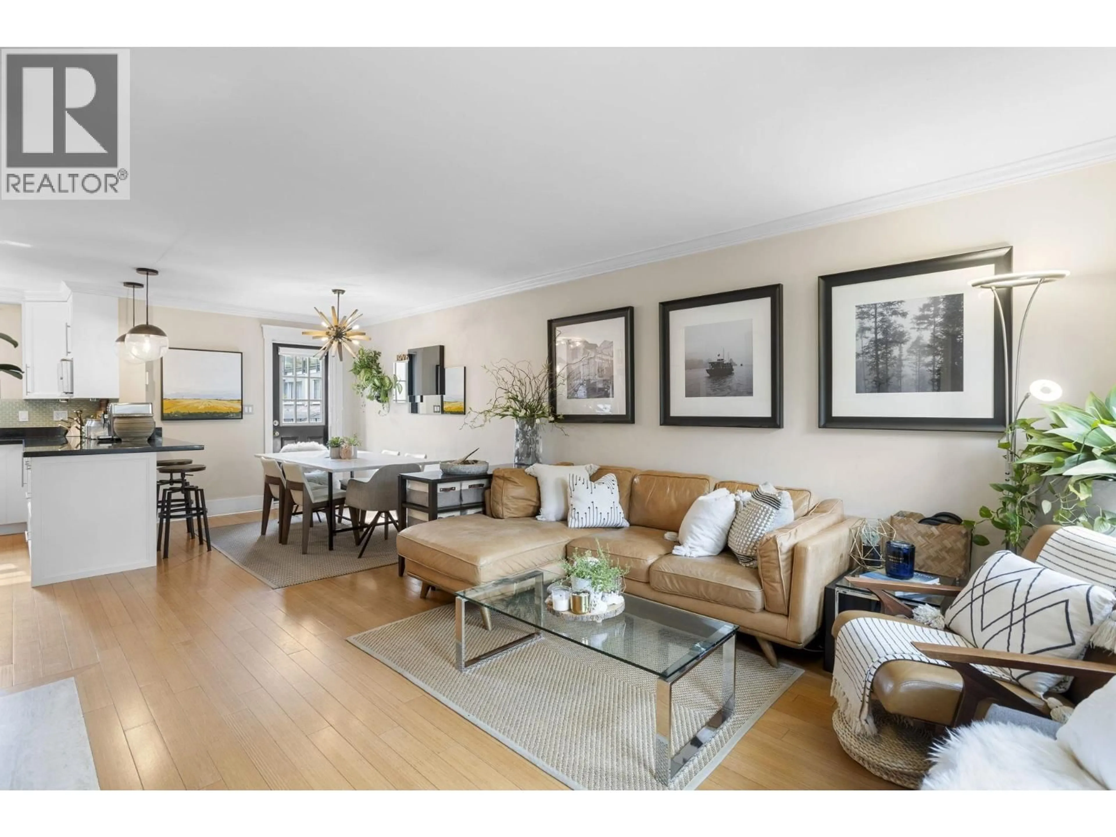 Living room with furniture, wood/laminate floor for 1365 7TH AVENUE, Vancouver British Columbia V6H1B8