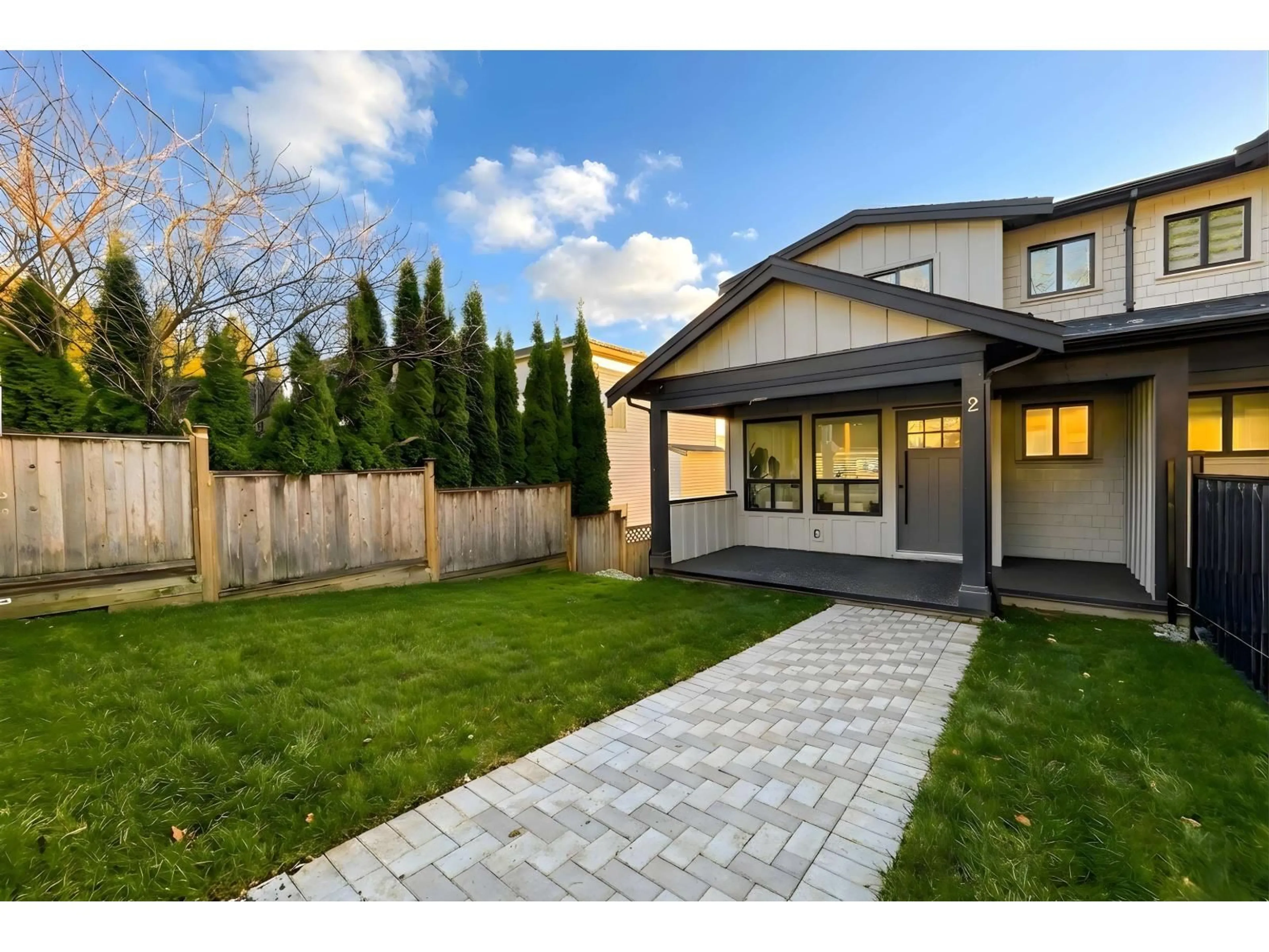 Home with brick exterior material, street for 33064 4TH AVENUE, Mission British Columbia V2V1S5