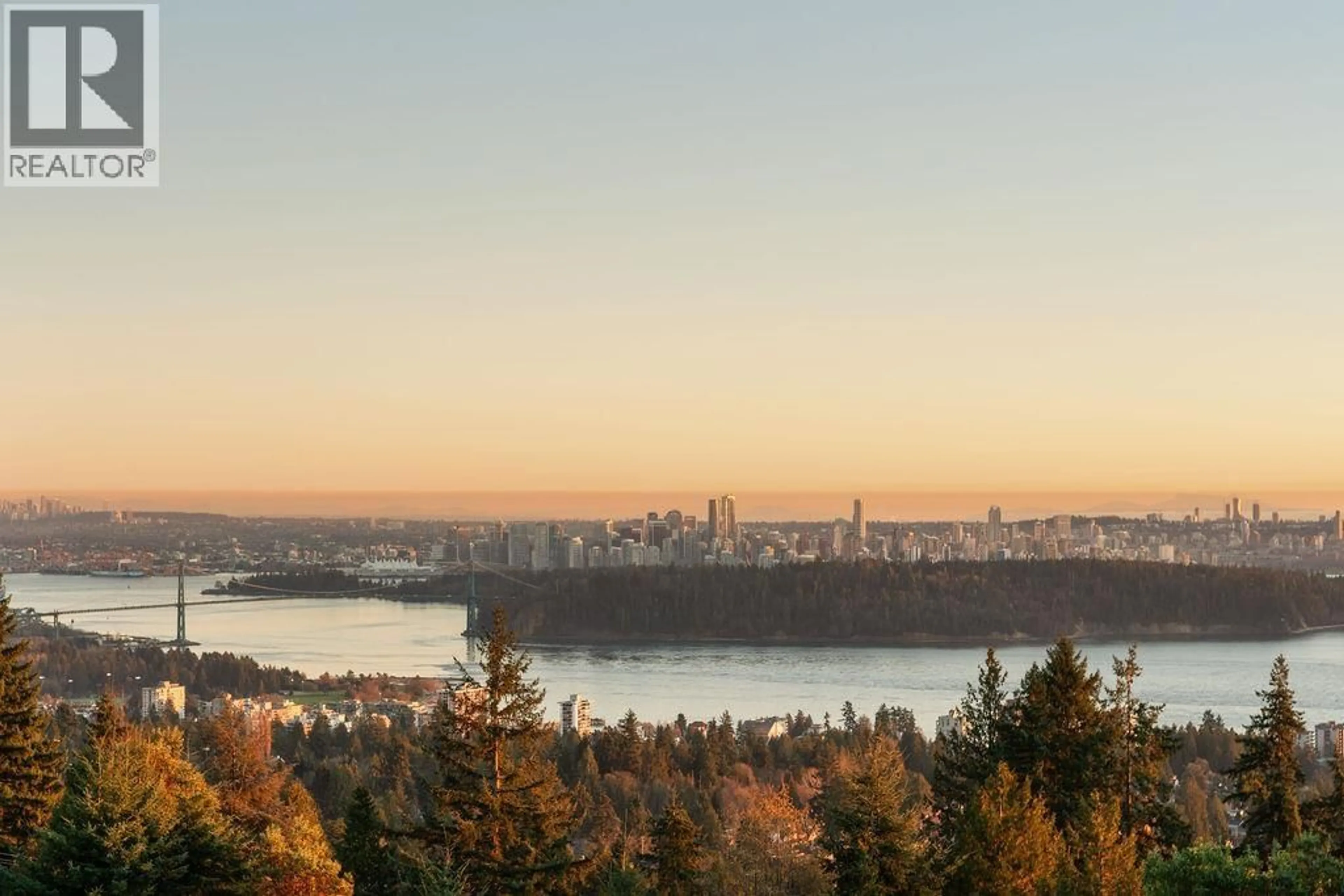 Blurry image for 73 - 2212 FOLKESTONE WAY, West Vancouver British Columbia V7S2X7