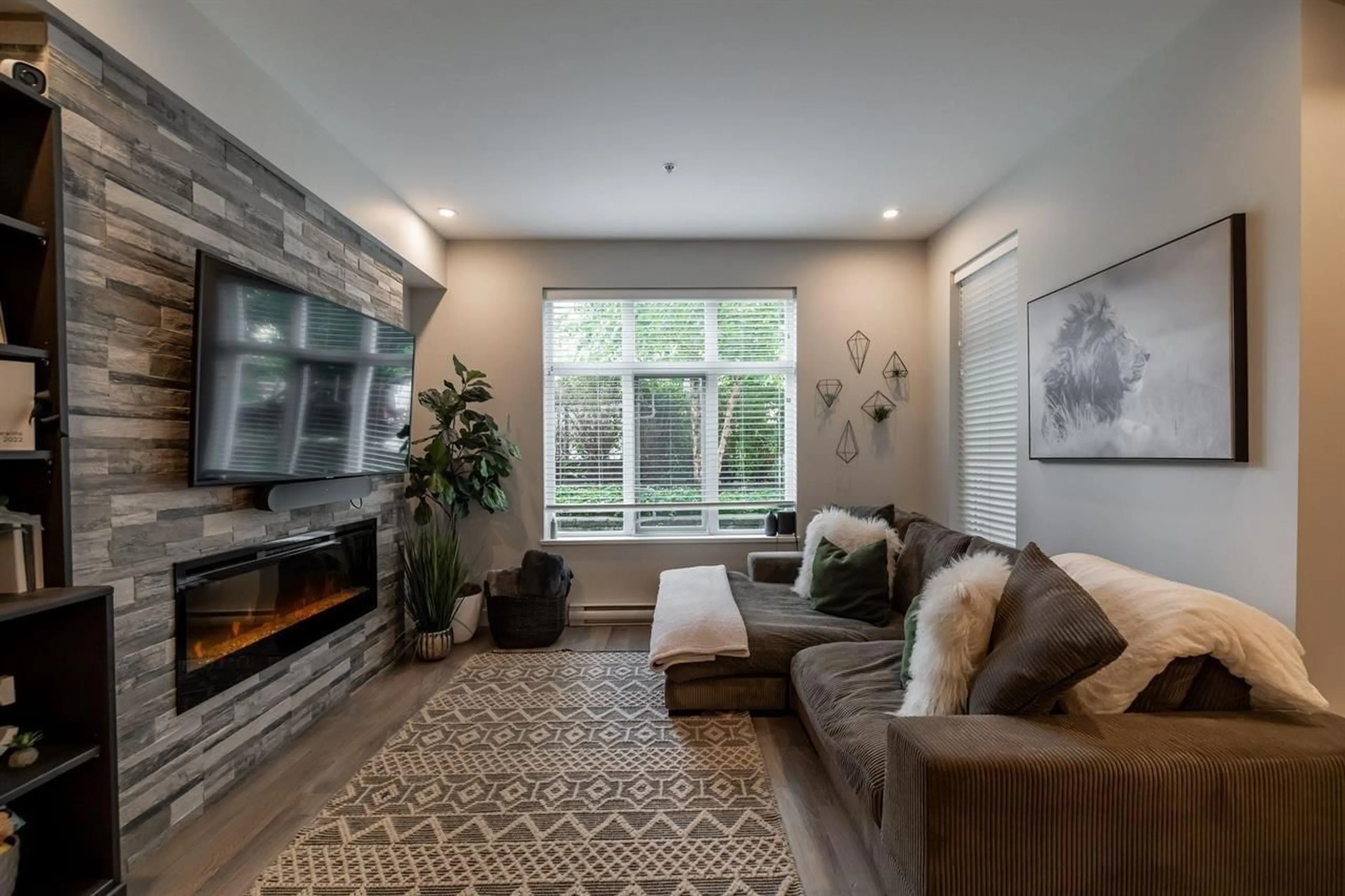 Living room with furniture, unknown for 107 - 15436 31 AVENUE, Surrey British Columbia V3Z1H3